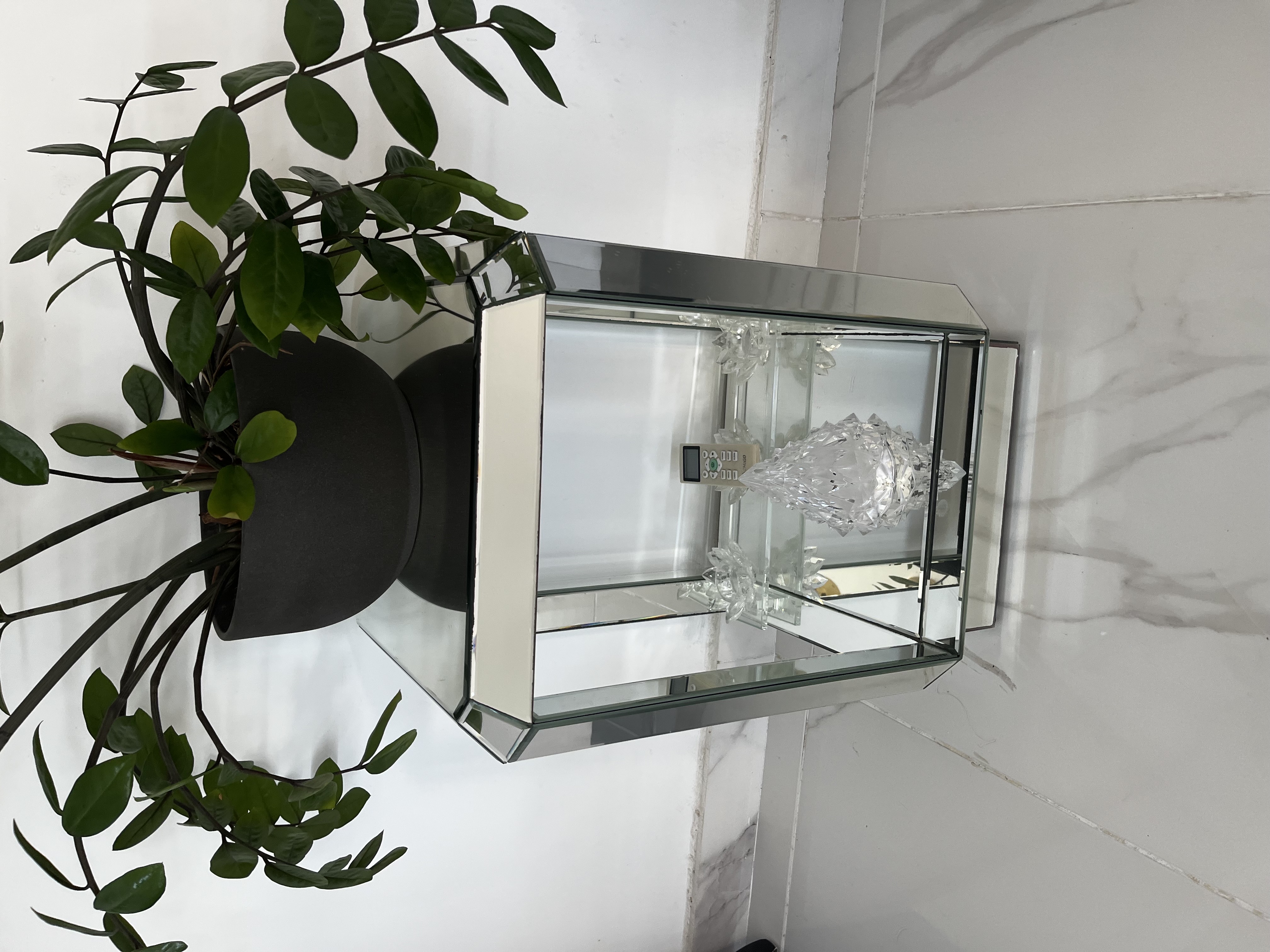 decoración y accesorios - mesita lateral en cristal  0