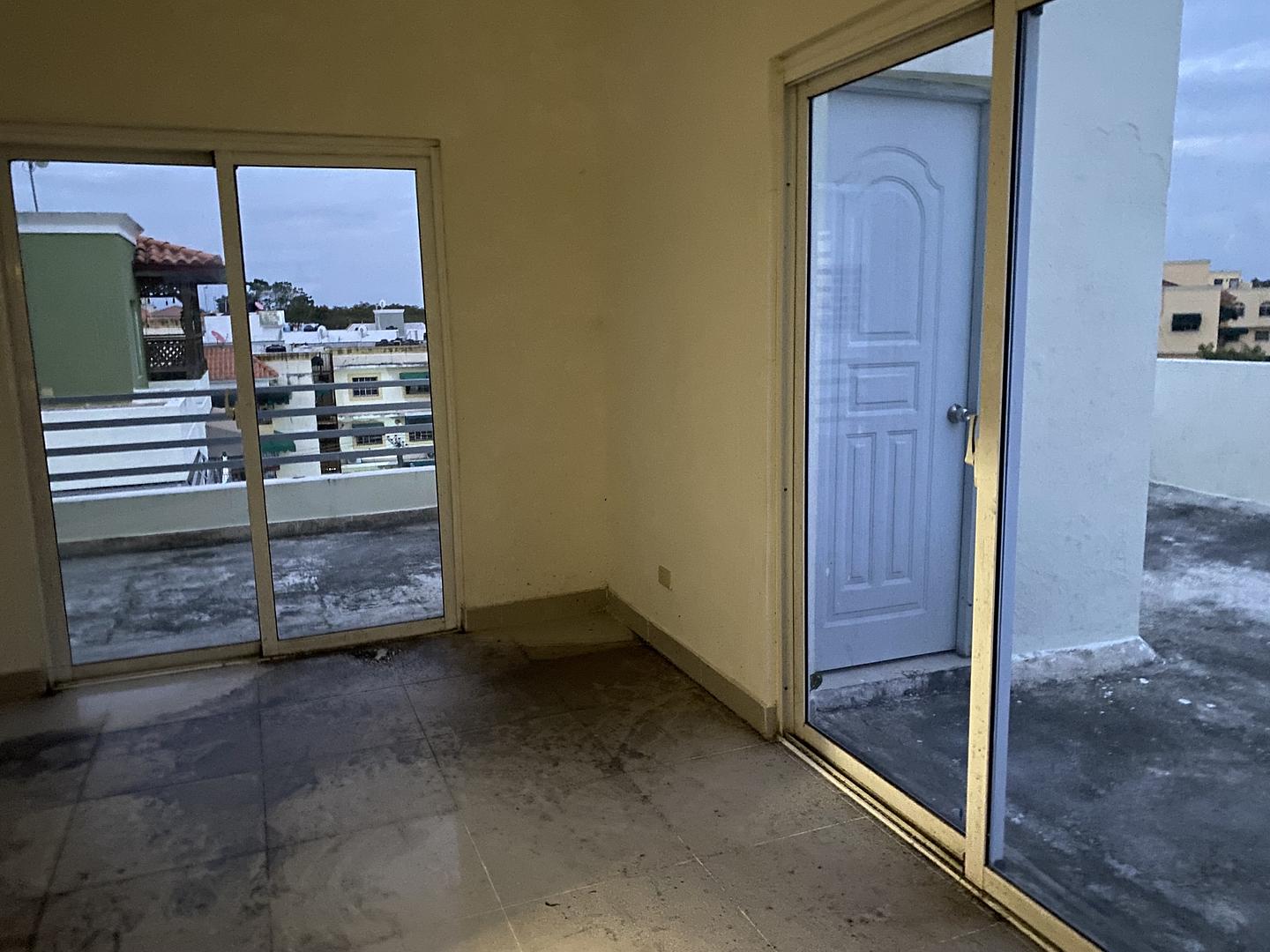apartamentos - Apartamento en venta tipo Penthouse 2 niveles, escalera por fuera 7