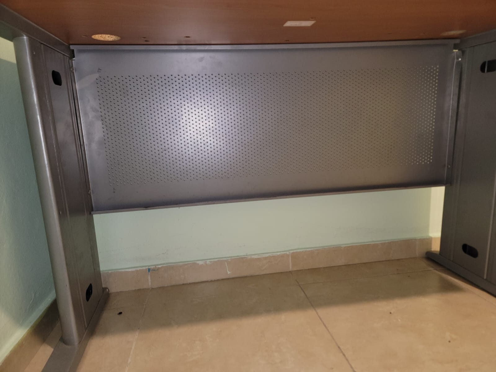 articulos de oficina - Escritorio de oficina con silla 1