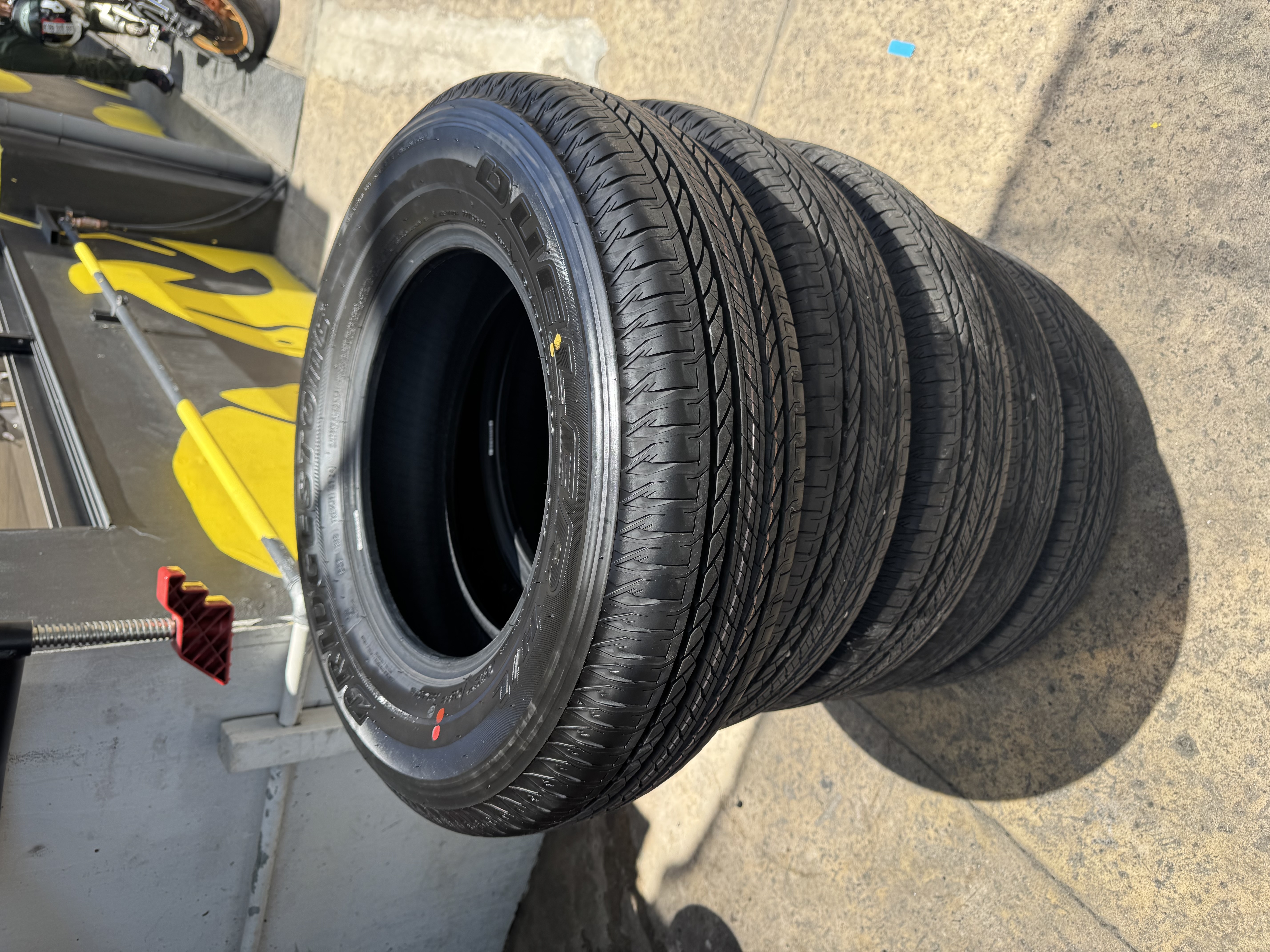 accesorios para vehiculos - BRIDGESTONE 195/80 R15 : 5 neumáticos 1