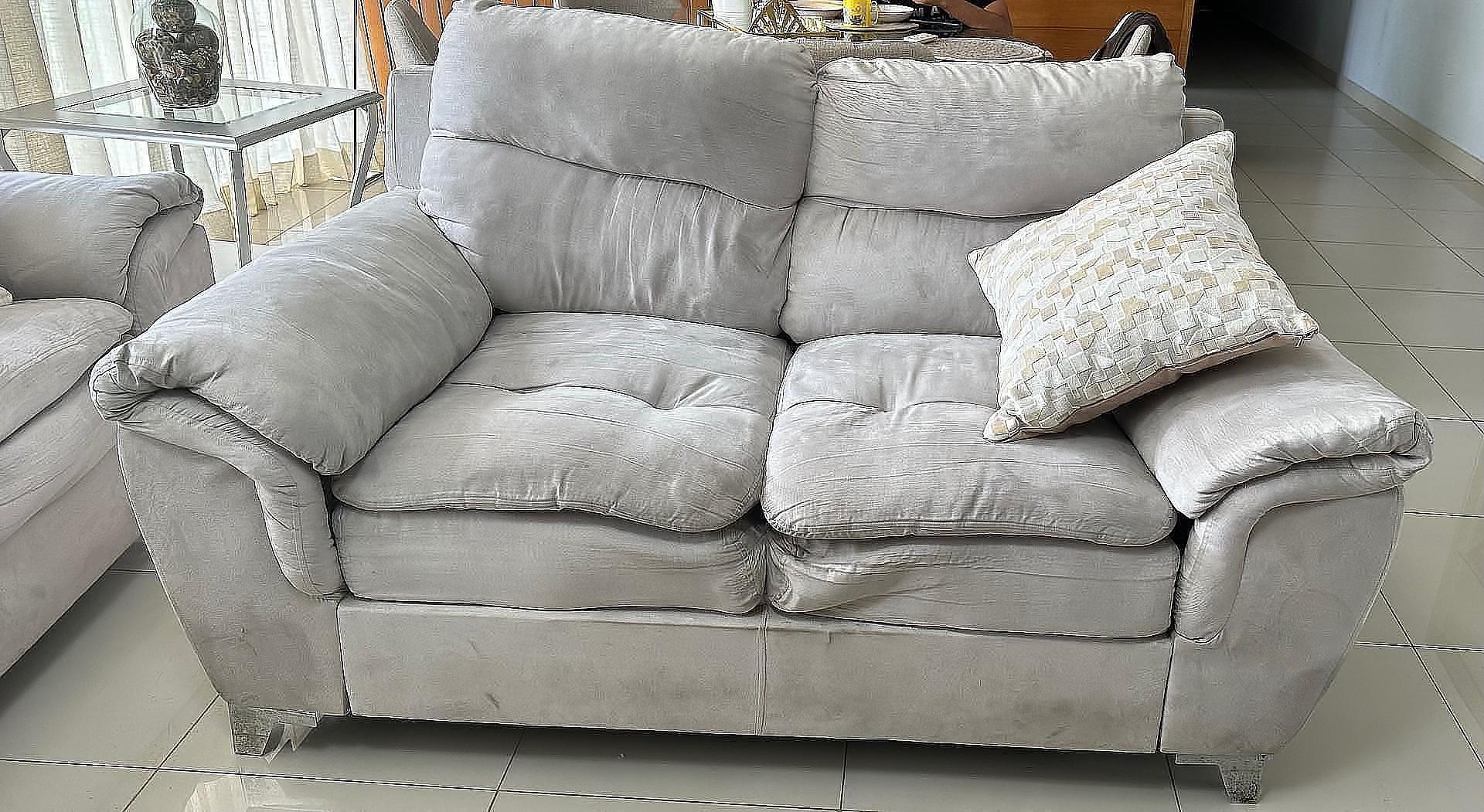 muebles y colchones - Muebles gris claro de 3  y 2 personas $18mil  pesos  4