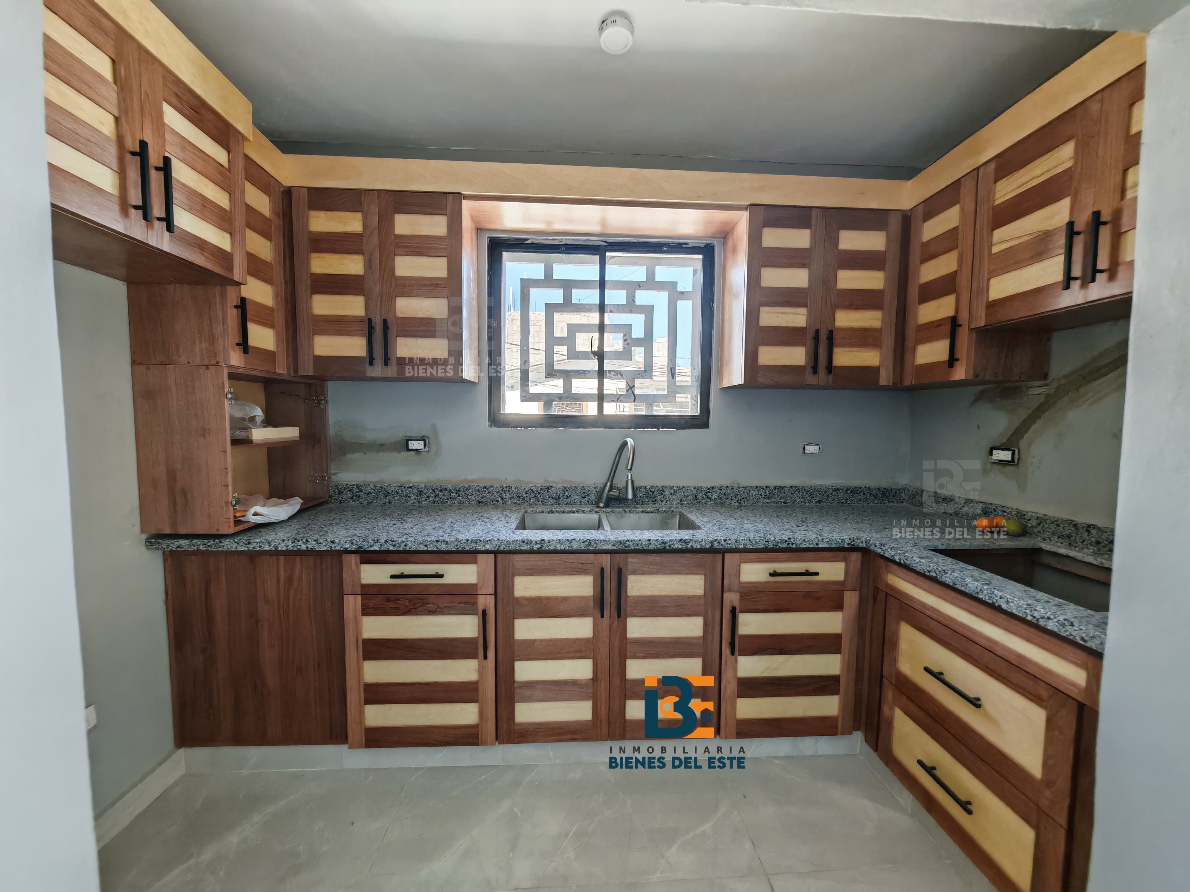 apartamentos - SE RENTA Apartamento por el Complejo Deportivo. 2