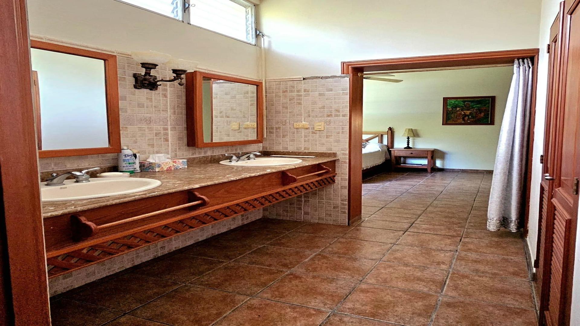 casas vacacionales y villas - Se vende villa en Metro Country Club, Juan Dolio. 9