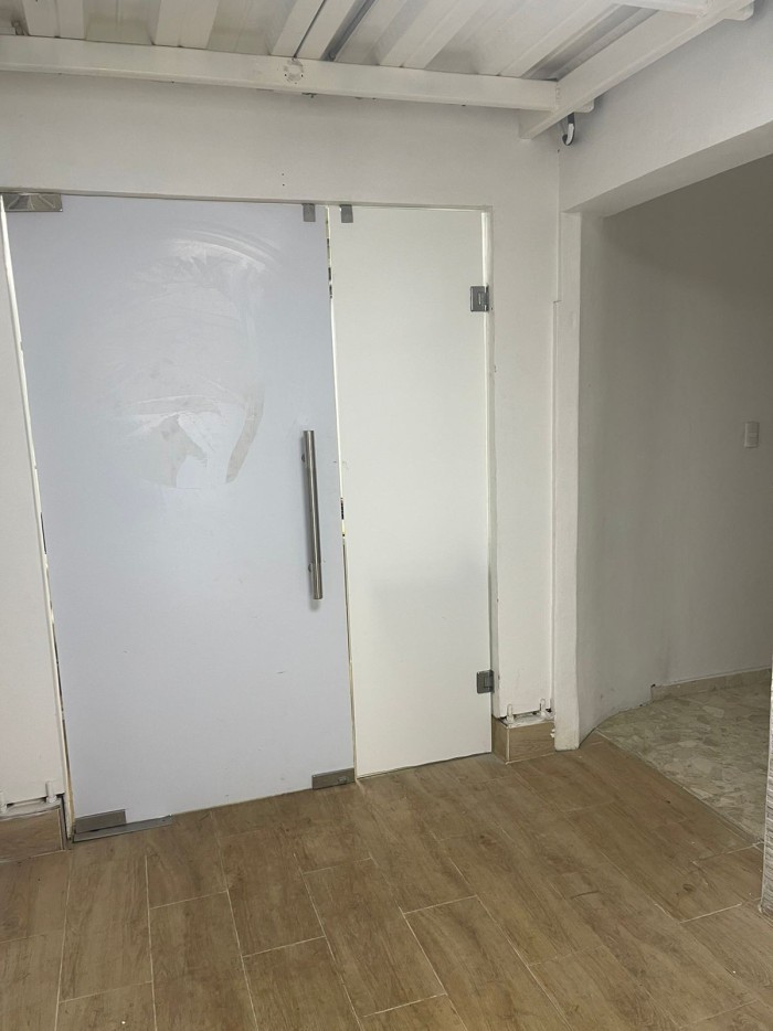 casas - Casa/ Edificio uso Comercial en venta en Evaristo Morales 4
