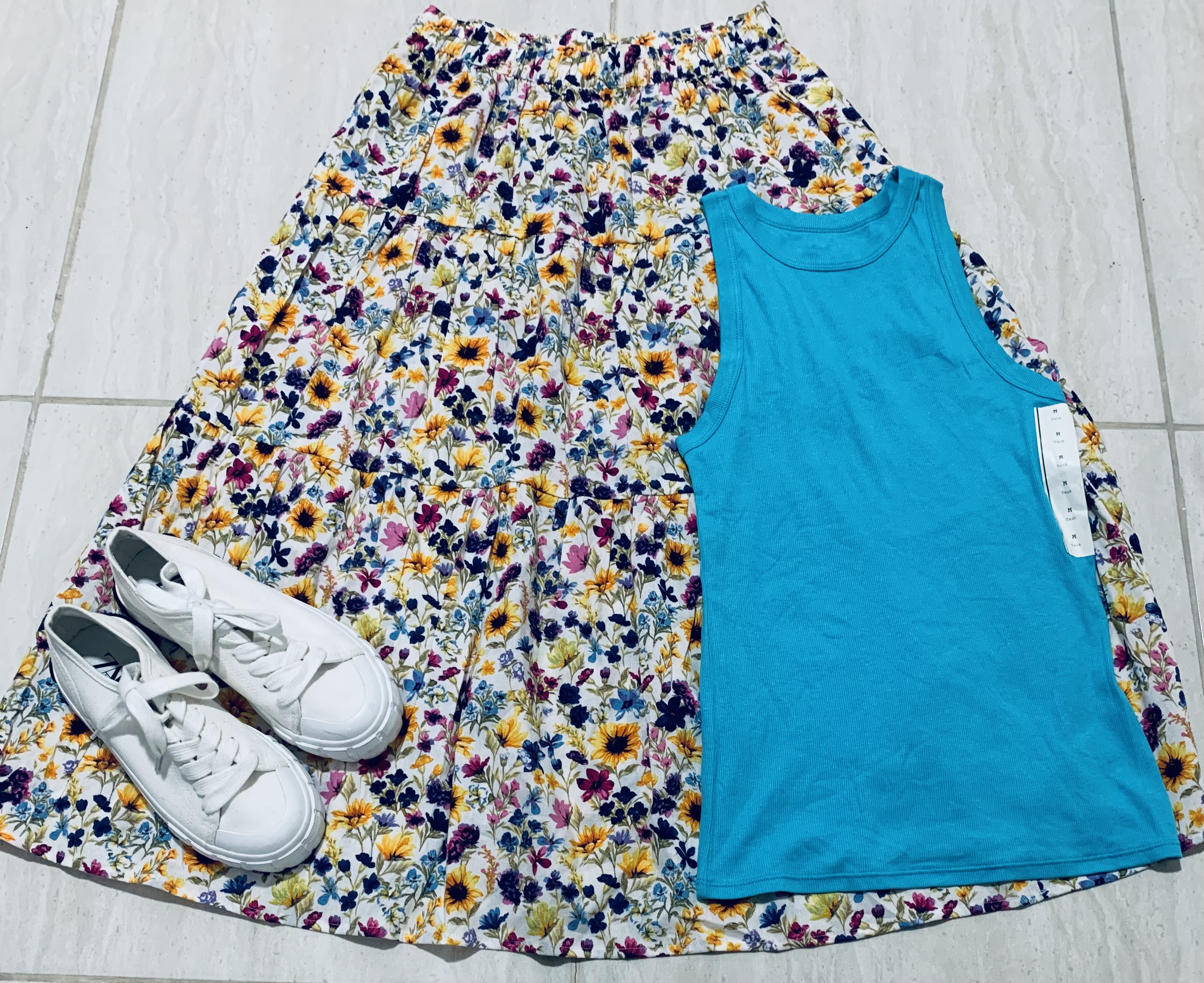 ropa para mujer - Faldas y camisetas  4