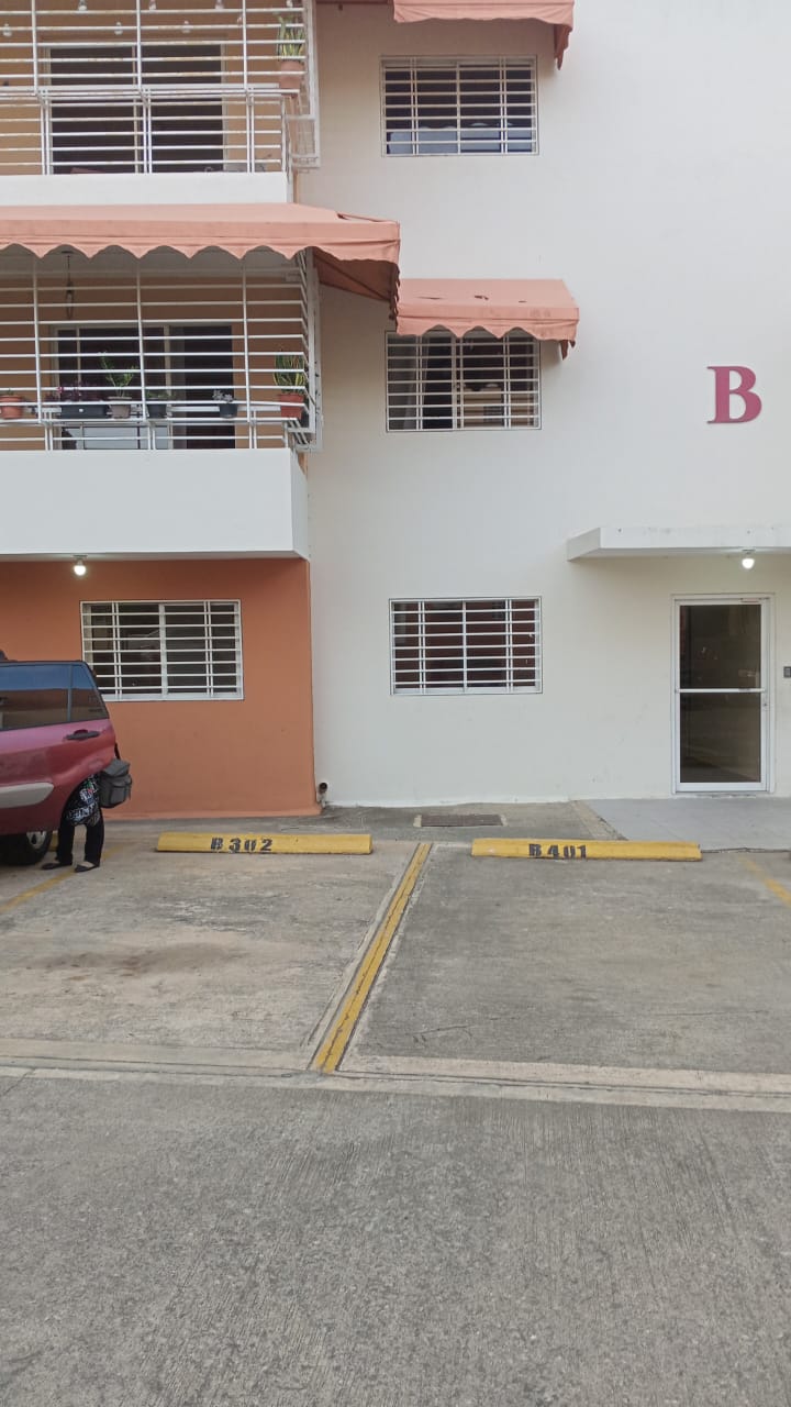 apartamentos - ALQUILO APTO. EN RES. CARMIL IV AVE. LOS BEISBOLIS 1