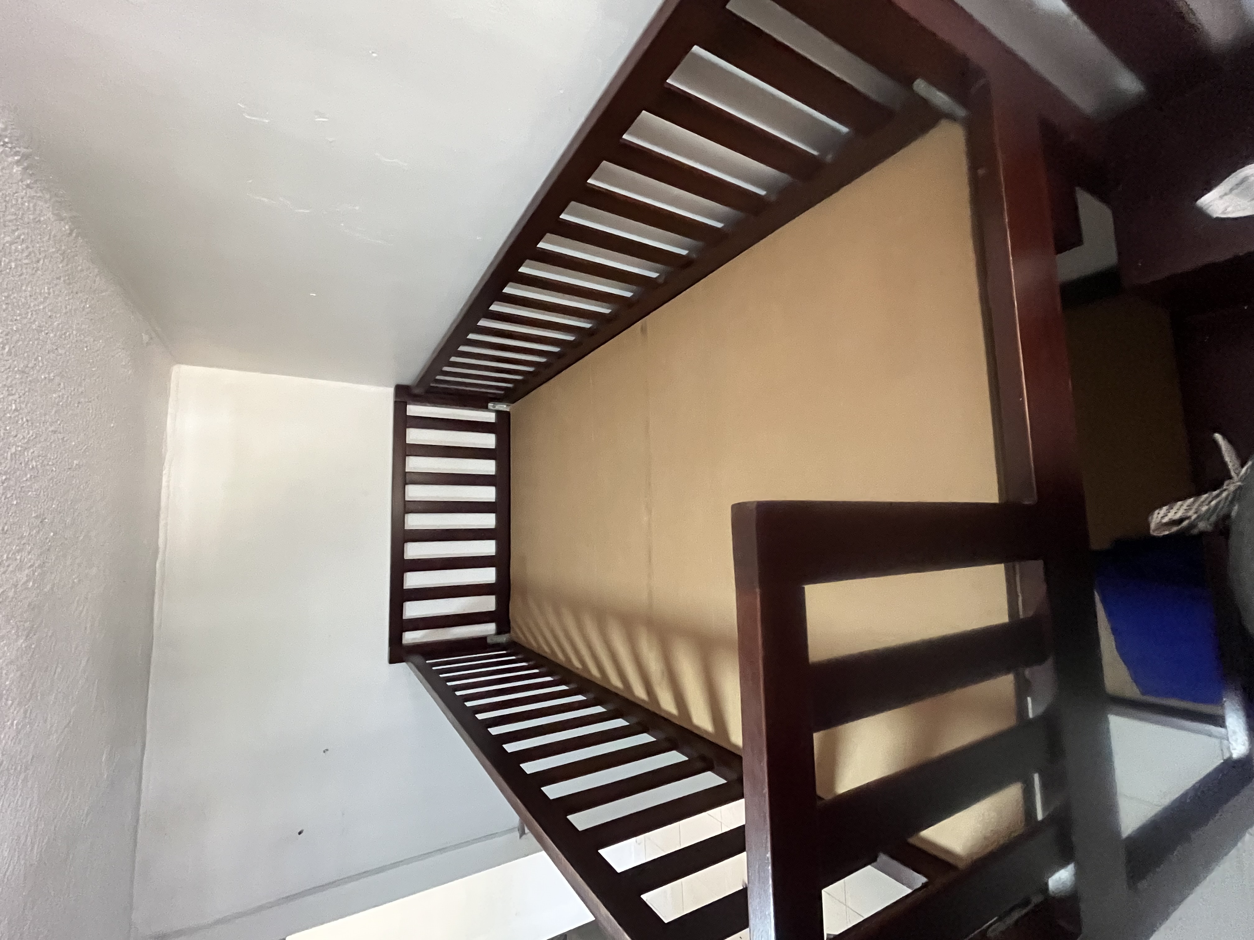 muebles y colchones - Camarote twin de CAOBA  con gavetas en la escalera 7