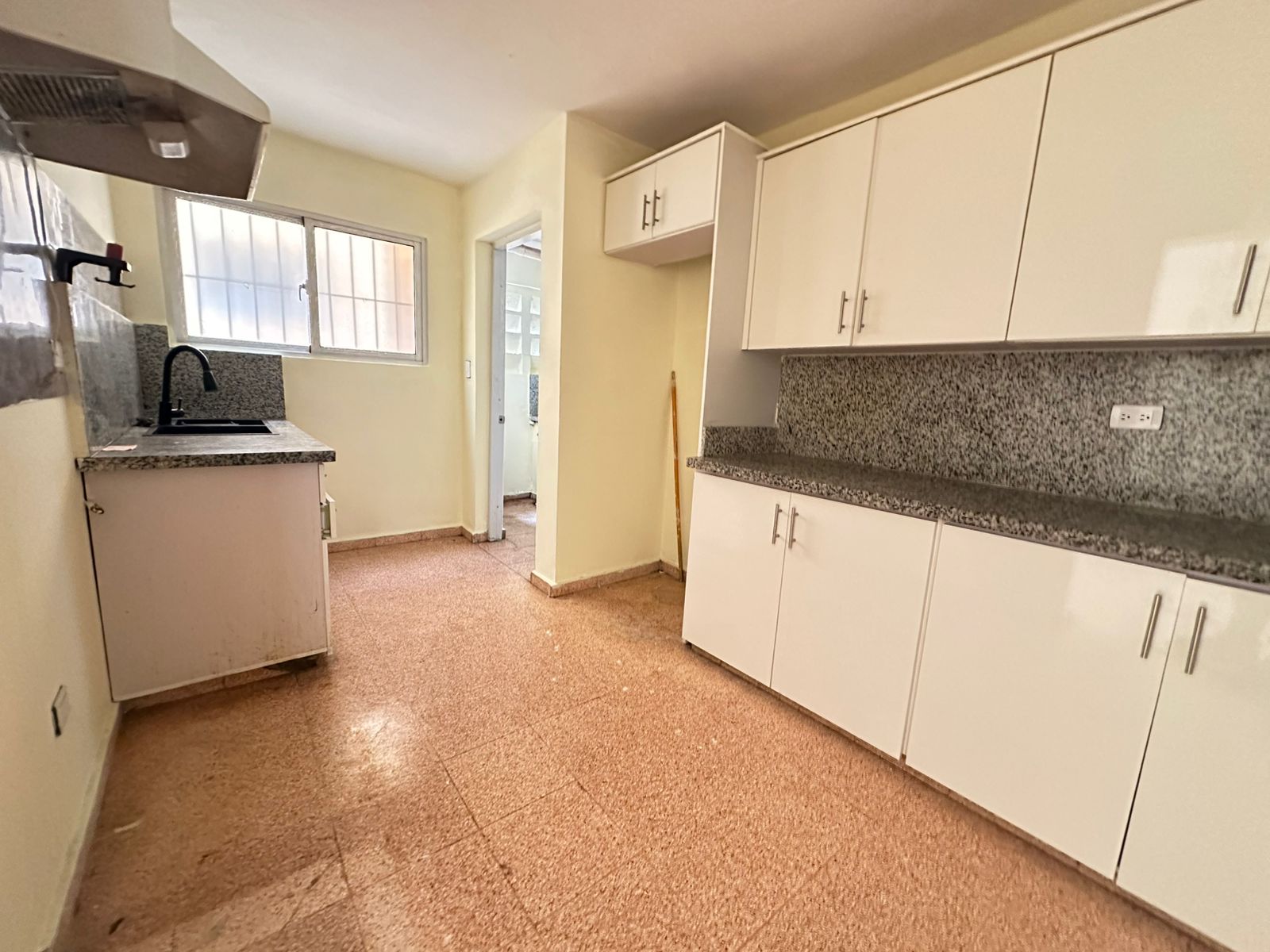 apartamentos -  Apartamento de 3 Habitaciones en Alquiler en Las Praderas 0