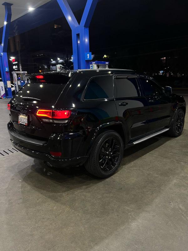jeepetas y camionetas - jeep Cherokee limited 2018 óptimas condiciones, recién importada  3