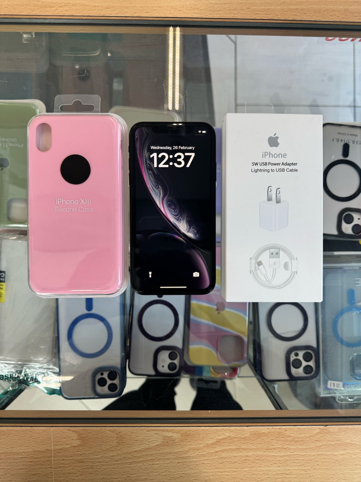 celulares y tabletas - Iphone xr negro 64 GB  TurboSim 1
