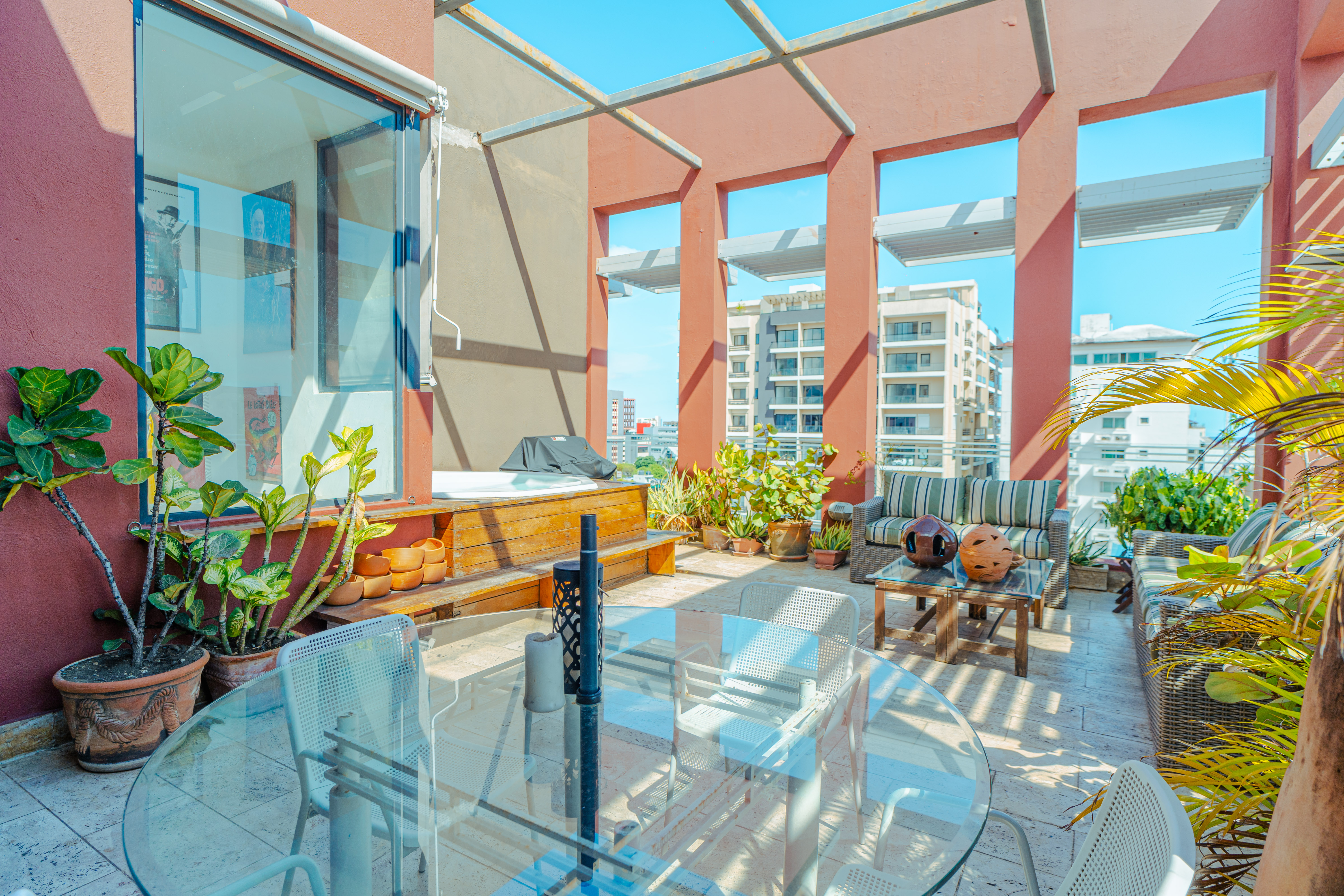 penthouses - Pent-house con terraza privada y 3 parqueos en Evaristo Morales 1