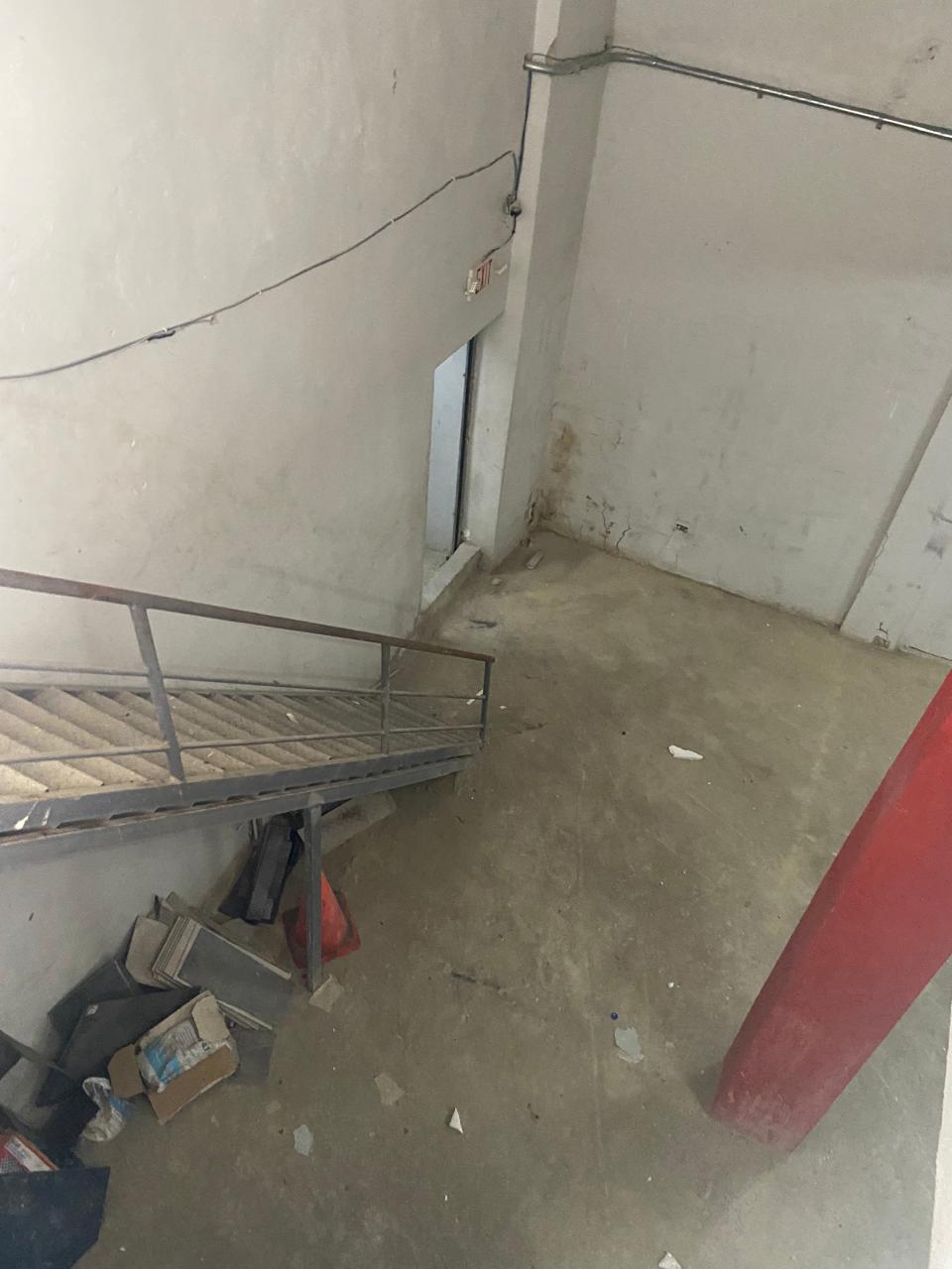 oficinas y locales comerciales - Edificio en la Av. Duarte Casi Esquina Mexico  7
