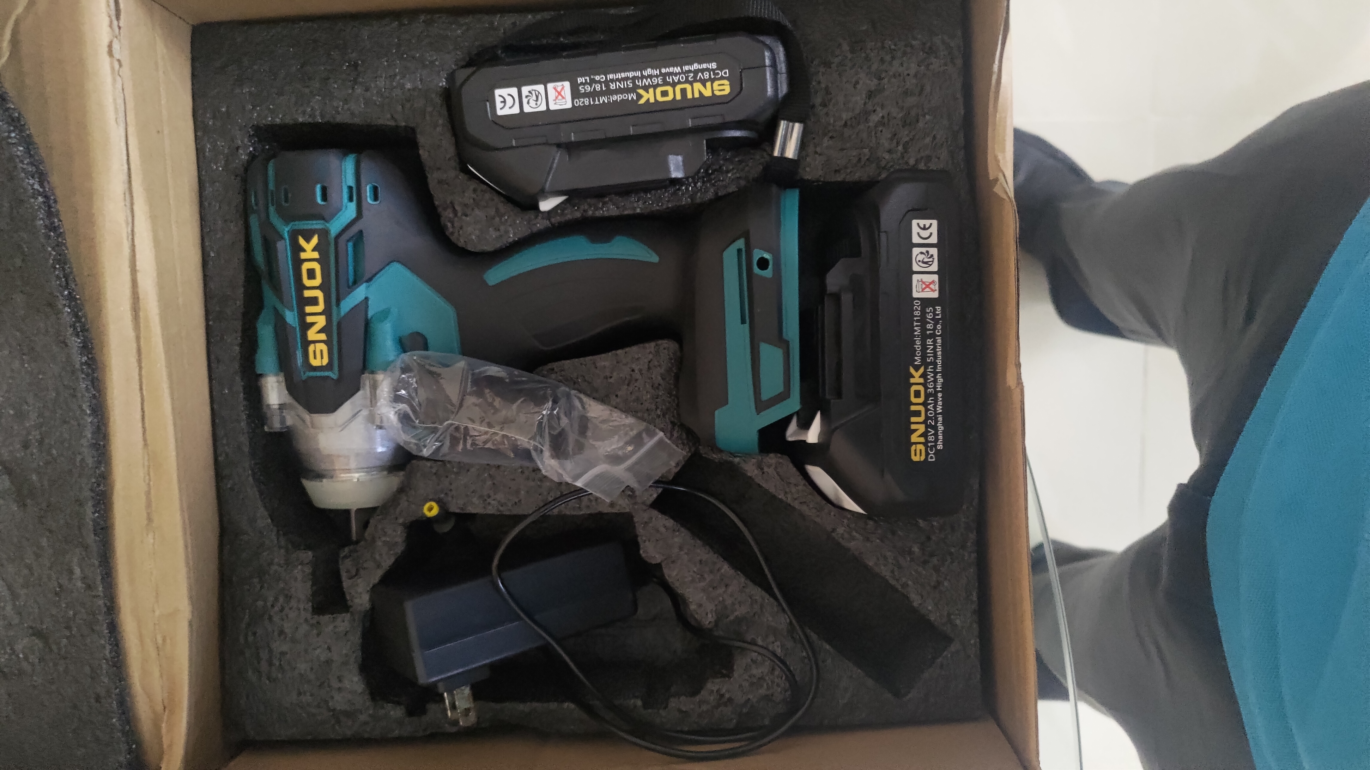 electrodomesticos - Vendo llave de impacto nueva con una batería y cargador 1