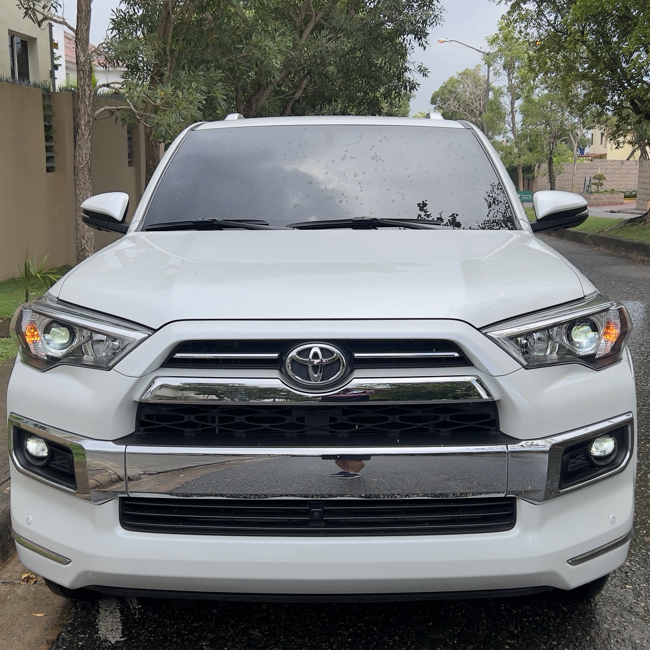 jeepetas y camionetas - Toyota 4Runner Limited 2024. 11mil kilómetros, Nueva Nueva..