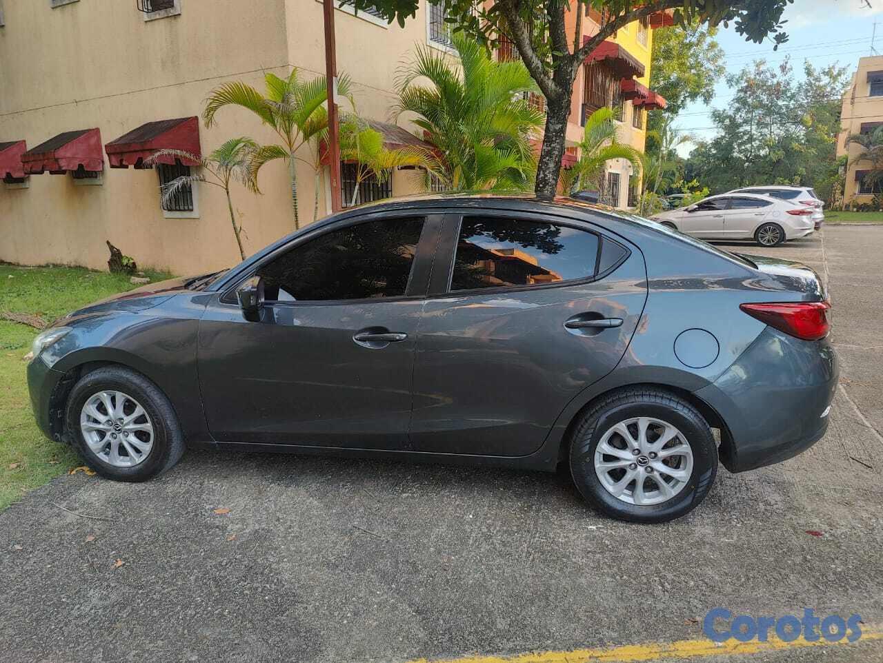 carros - Mazda 2 2016 Americano 2
