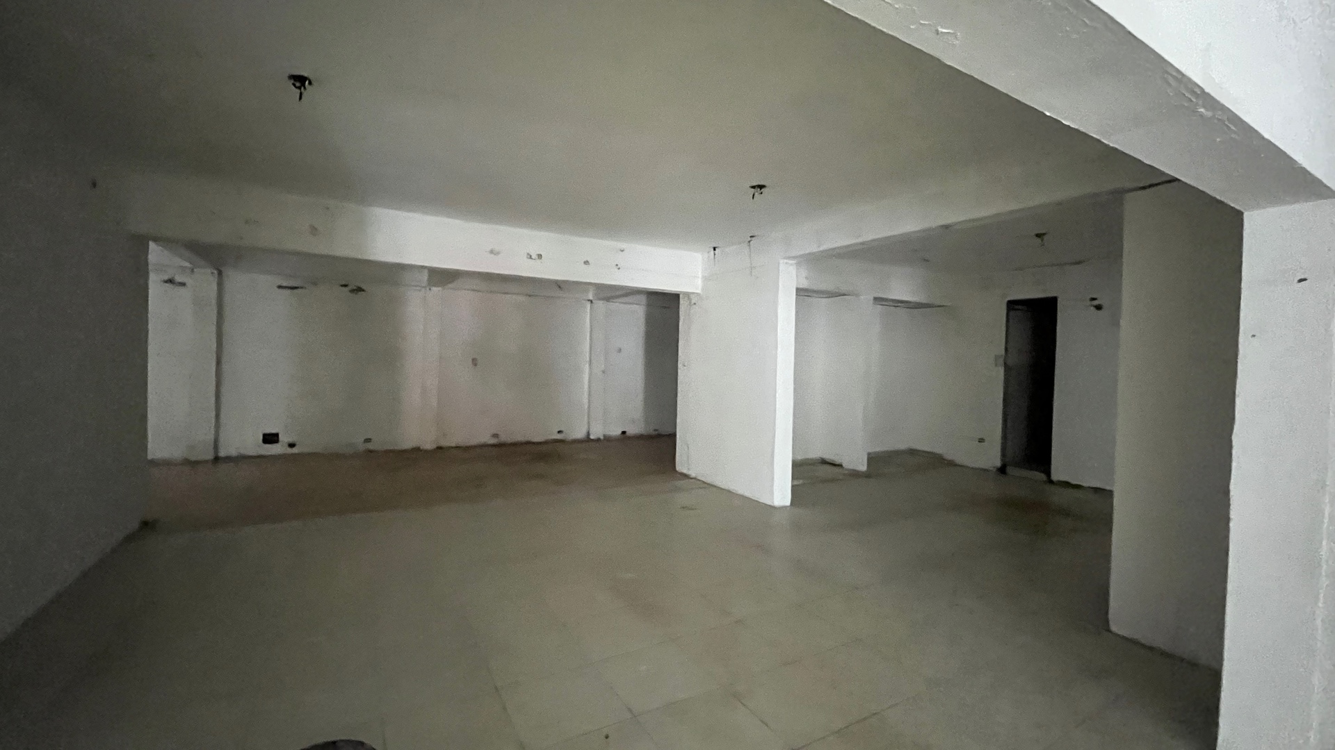 oficinas y locales comerciales - Los Prados edificio de 600m2 22 parqueos 2