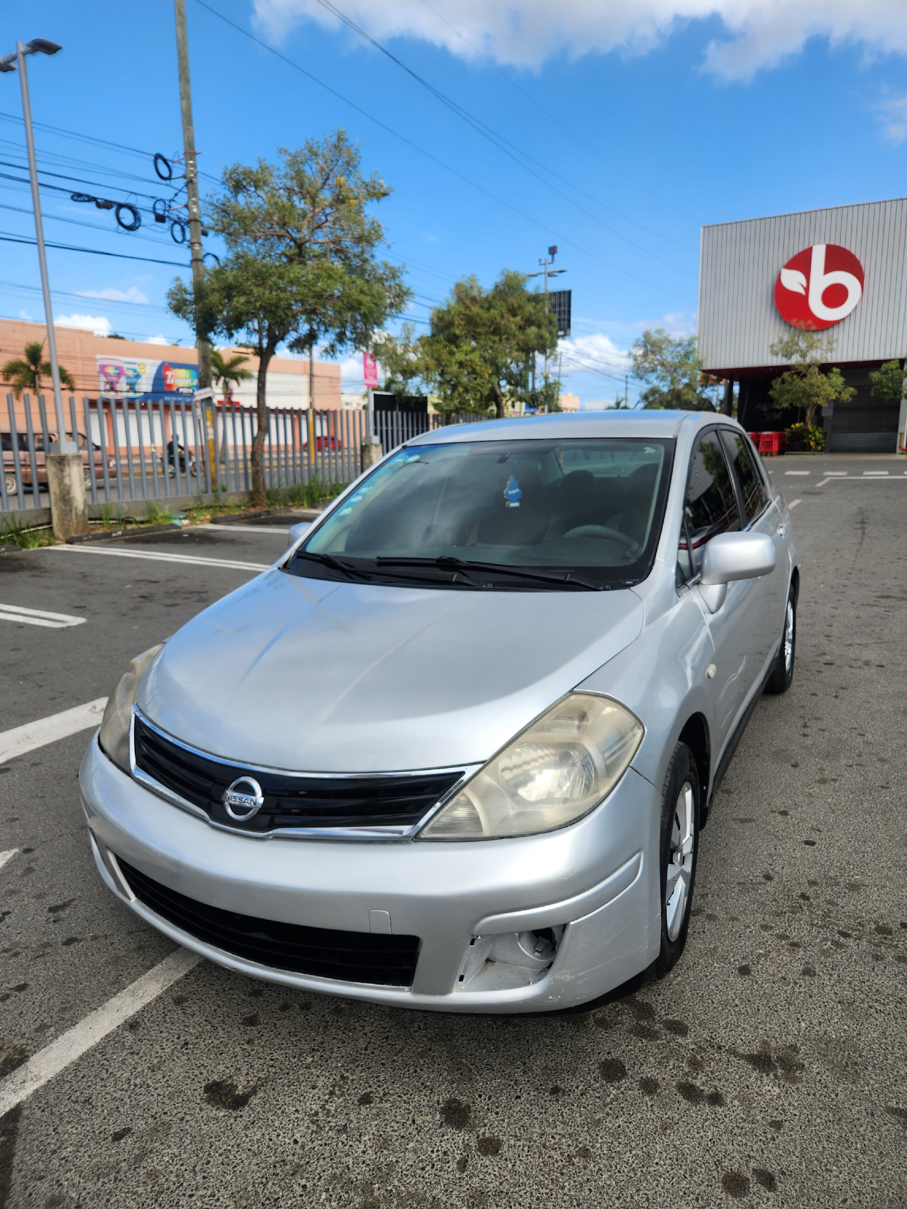 carros - Nissan Tiida 2011 