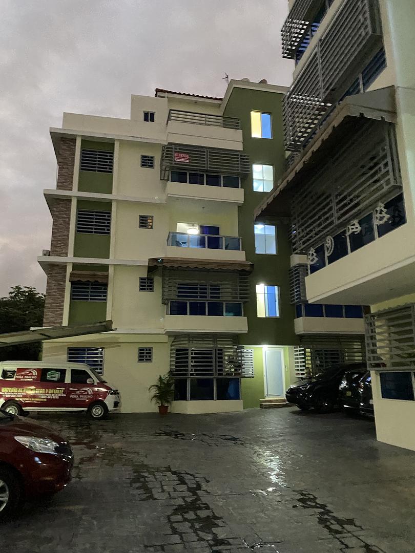apartamentos - Apartamento en venta tipo Penthouse 2 niveles, escalera por fuera 8