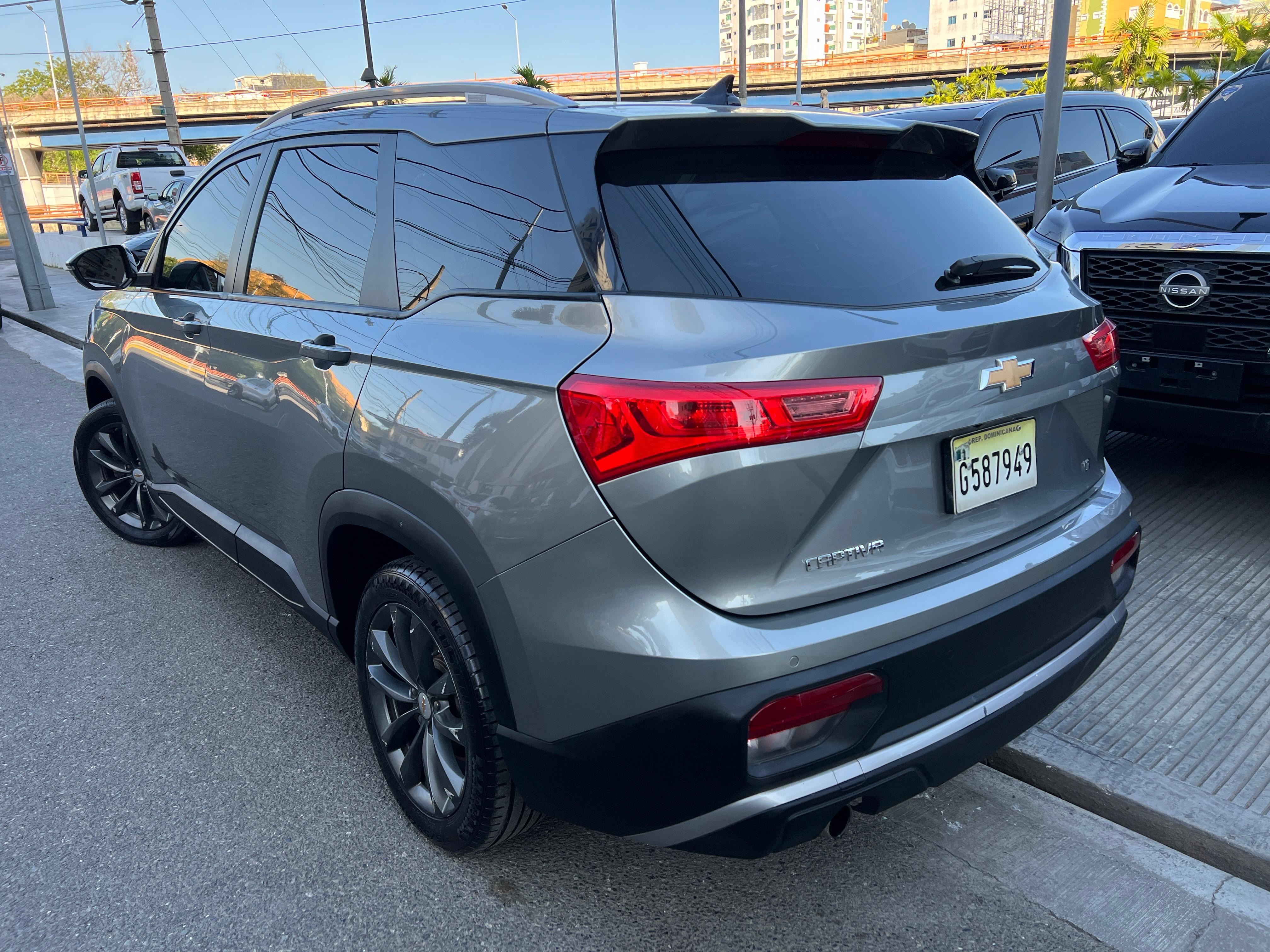jeepetas y camionetas - Chevrolet Captiva LT FWD 2022 5