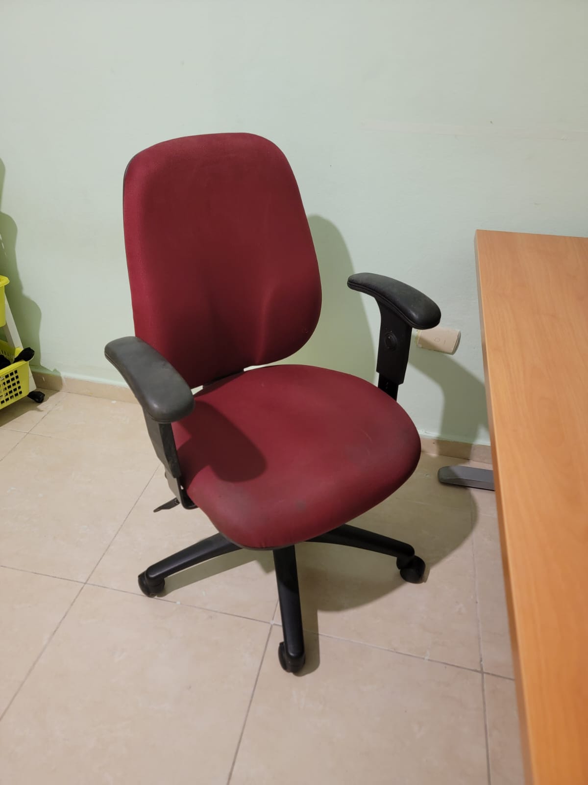 articulos de oficina - Escritorio de oficina con silla 2