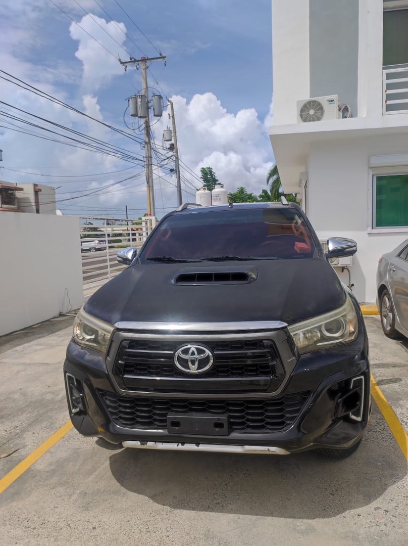 jeepetas y camionetas - Toyota Hilux 2017 0