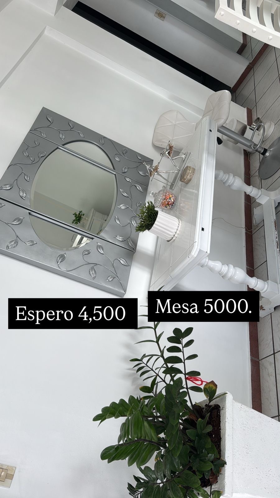 muebles y colchones - Mesa y espejo en venta 