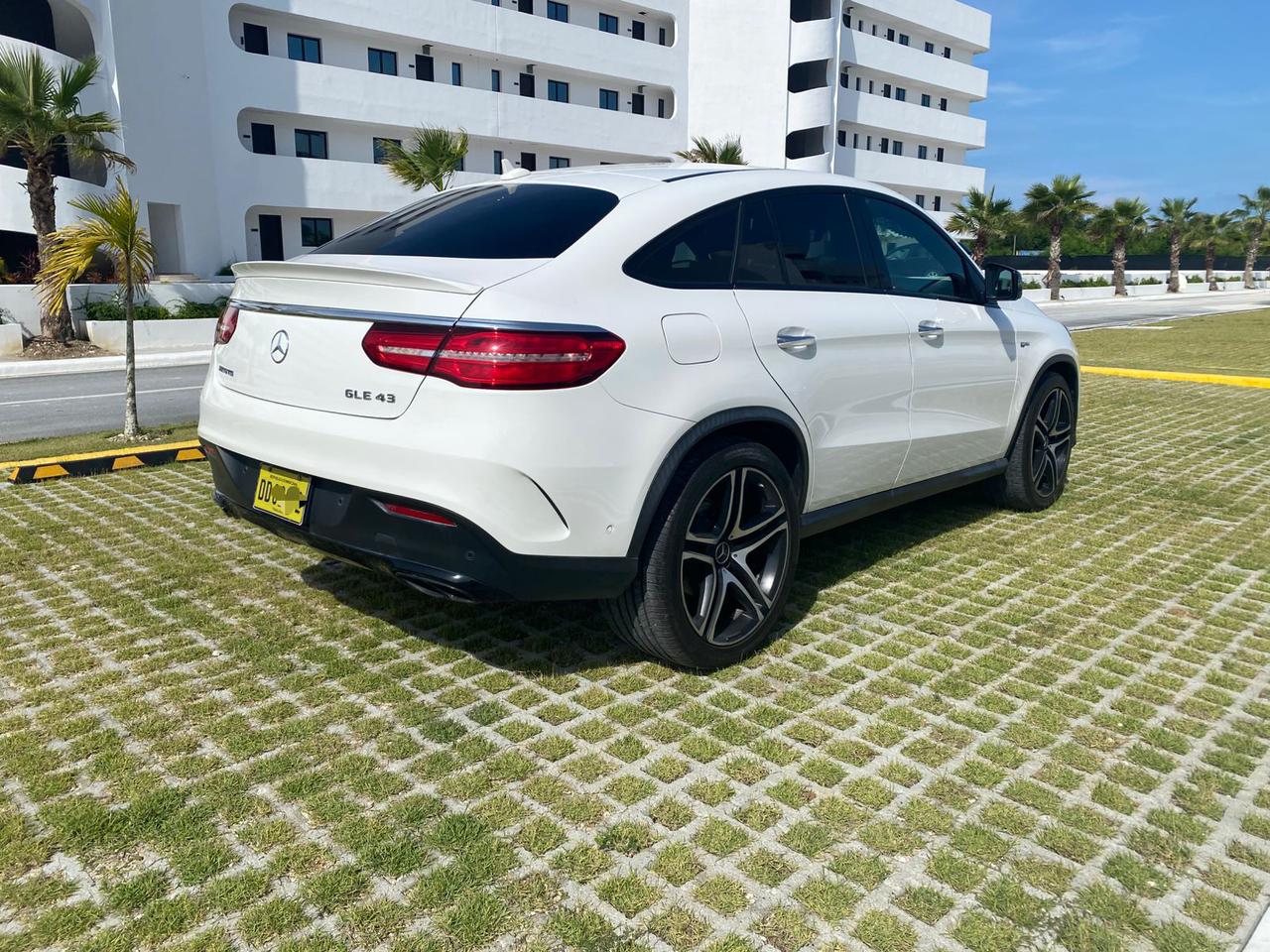 jeepetas y camionetas - Mercedes Benz GLE 43 AMG 2018 Recien Importada 5