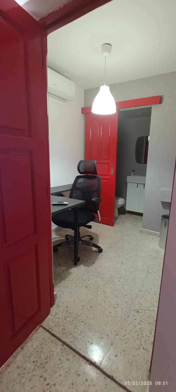 oficinas y locales comerciales - Oficina con mobiliario moderno en Piantini 7
