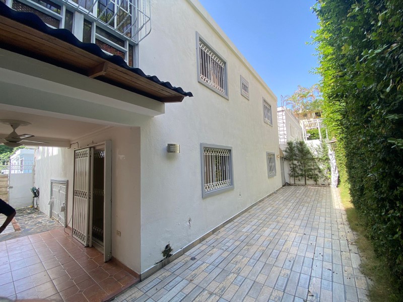 casas - Vendo hermosa y acojedora Casa en Arroyo Hondo III  0
