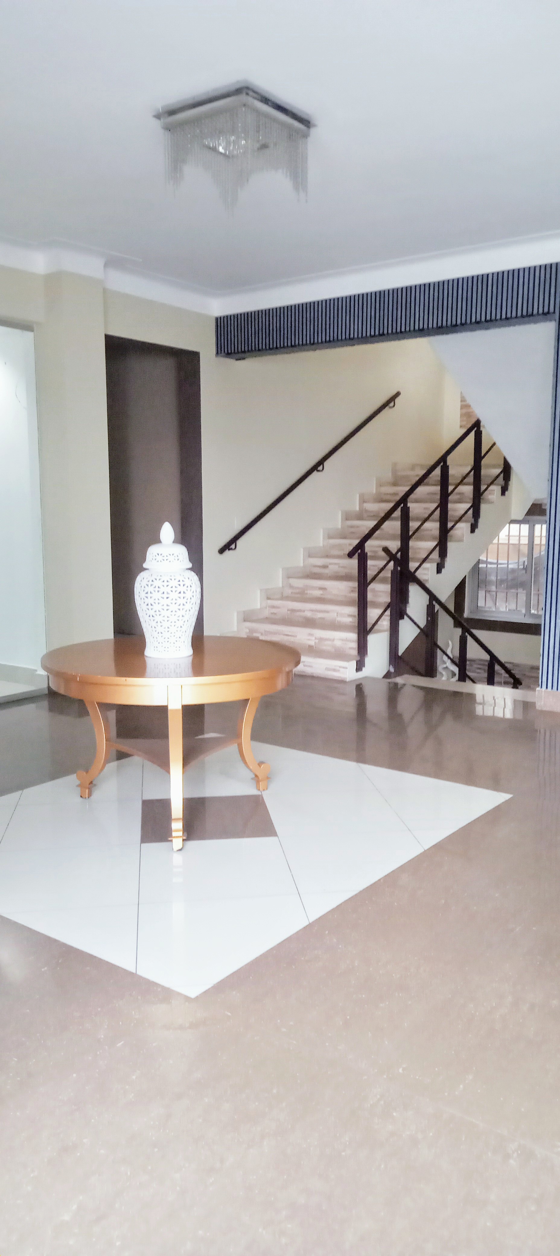 oficinas y locales comerciales - Local Comercial alquiler Bella Vista Center 5