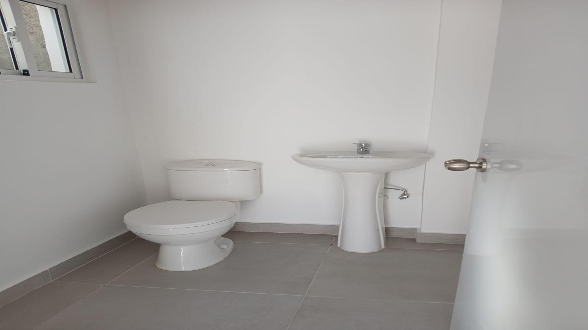 otros inmuebles - VENDO Townhouse en el 7 1/2 de La Independencia 8