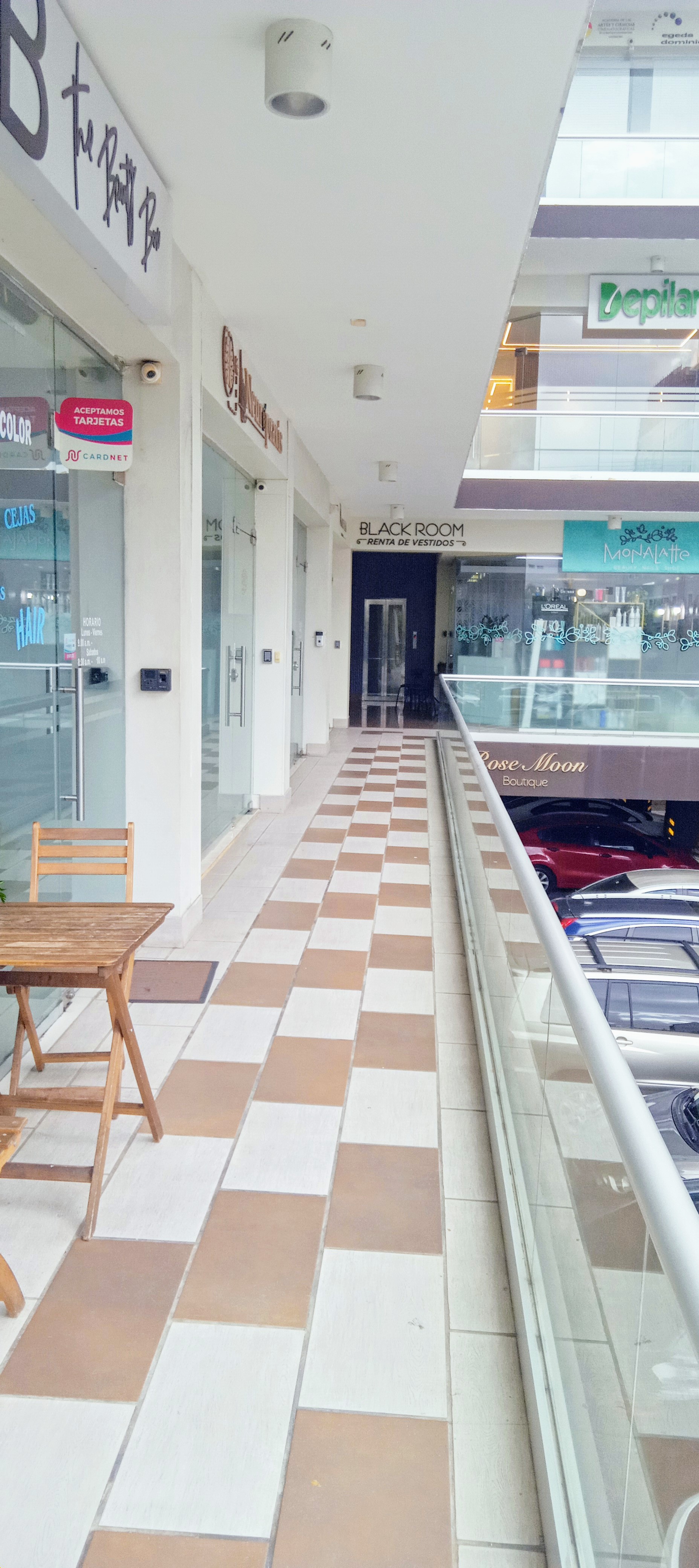 oficinas y locales comerciales - Local Comercial alquiler Bella Vista Center 6