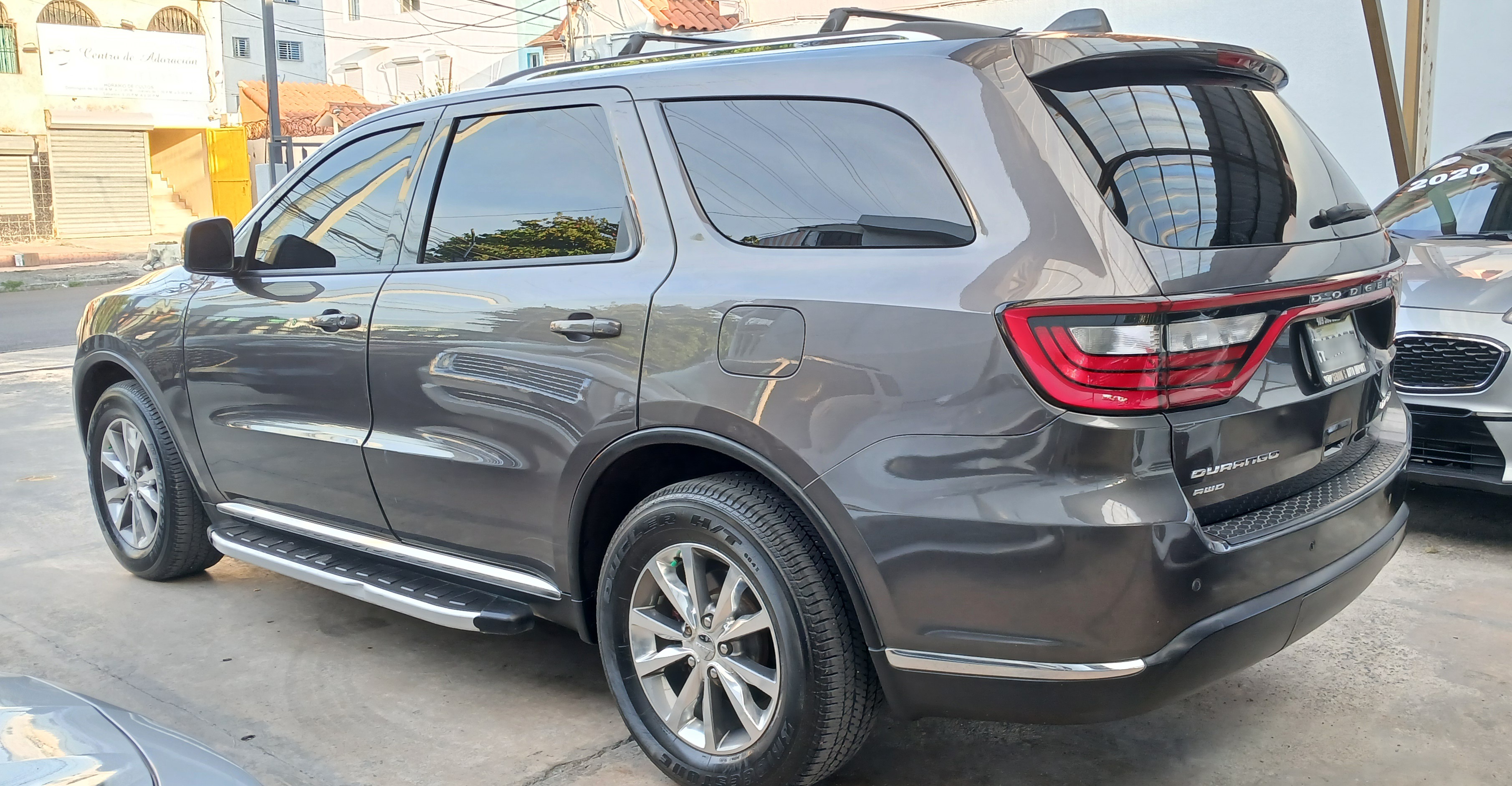 jeepetas y camionetas - DOSGE DURANDO LIMITED 2014 3
