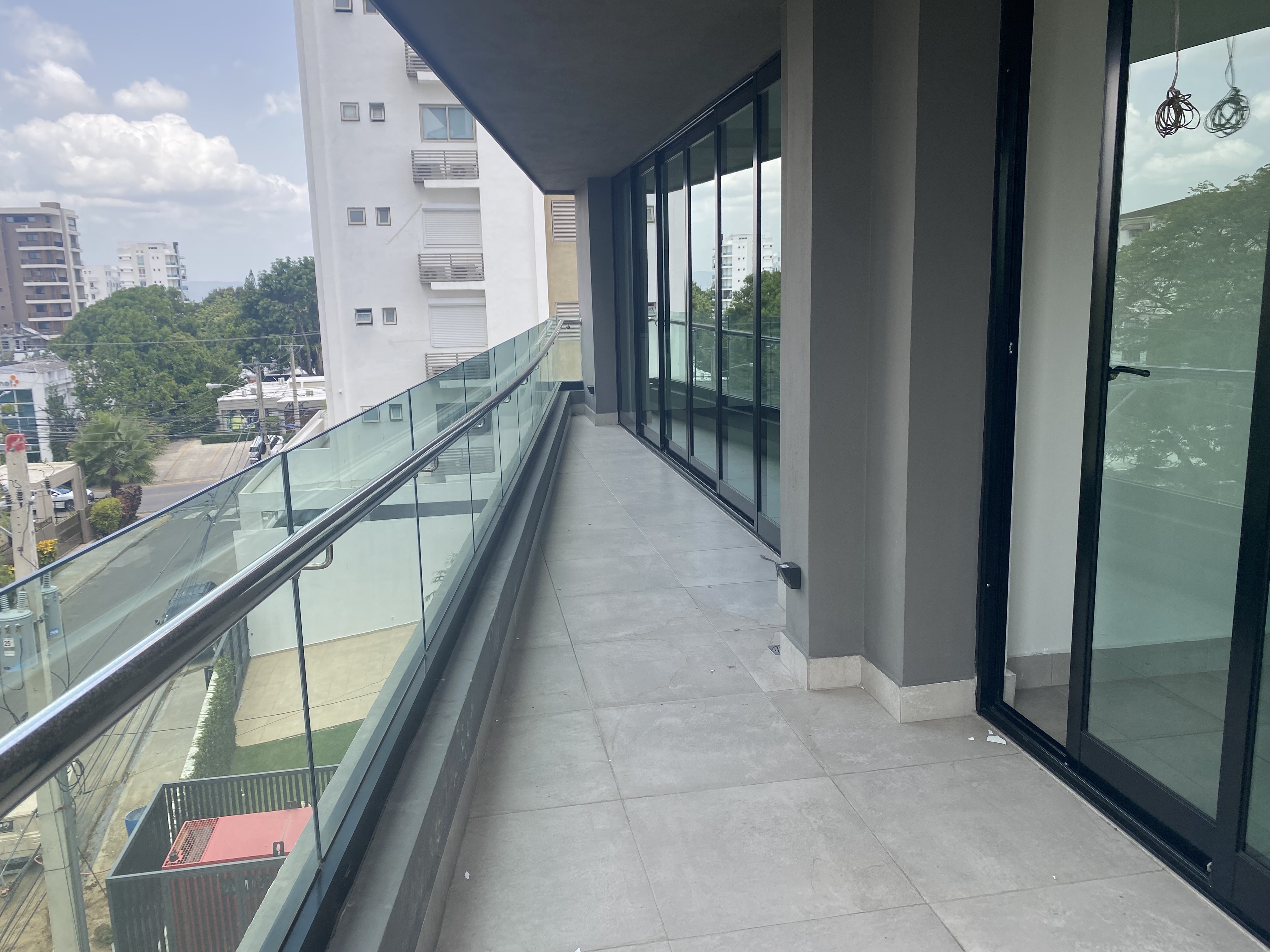 apartamentos - Exclusivo 4to nivel con ascensor privado y 2 parqueos  0