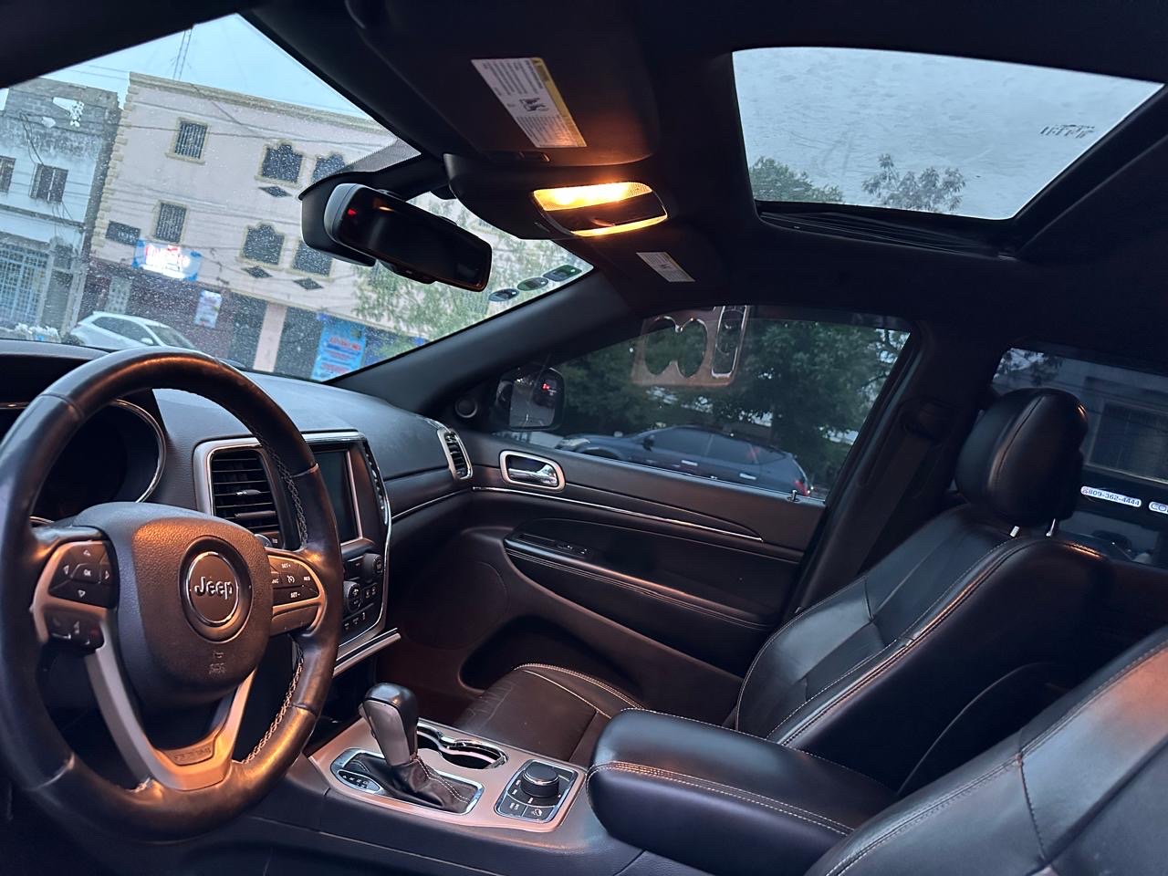 jeepetas y camionetas - JEPP GRAND CHEROKEE 2016 1