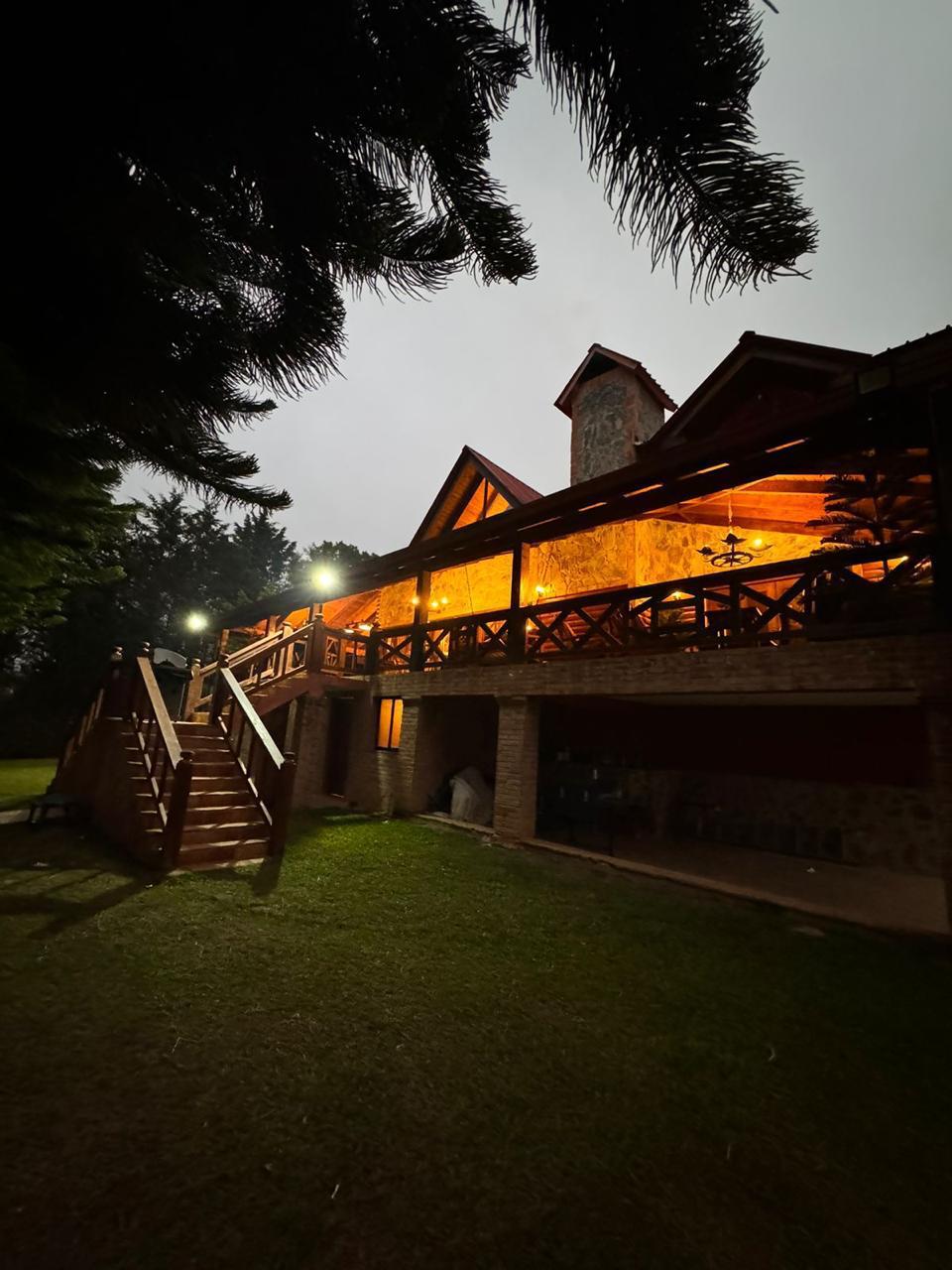 casas vacacionales y villas - Villa en Constanza con 70mil metros de solar 