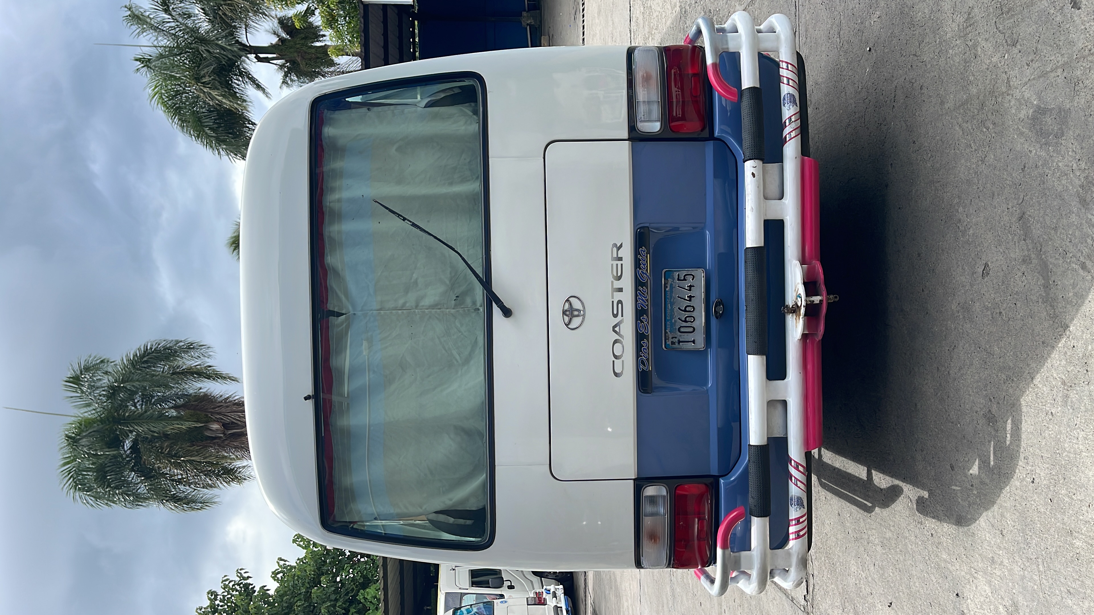 camiones y vehiculos pesados - Toyota coaster 2015 oferta 2