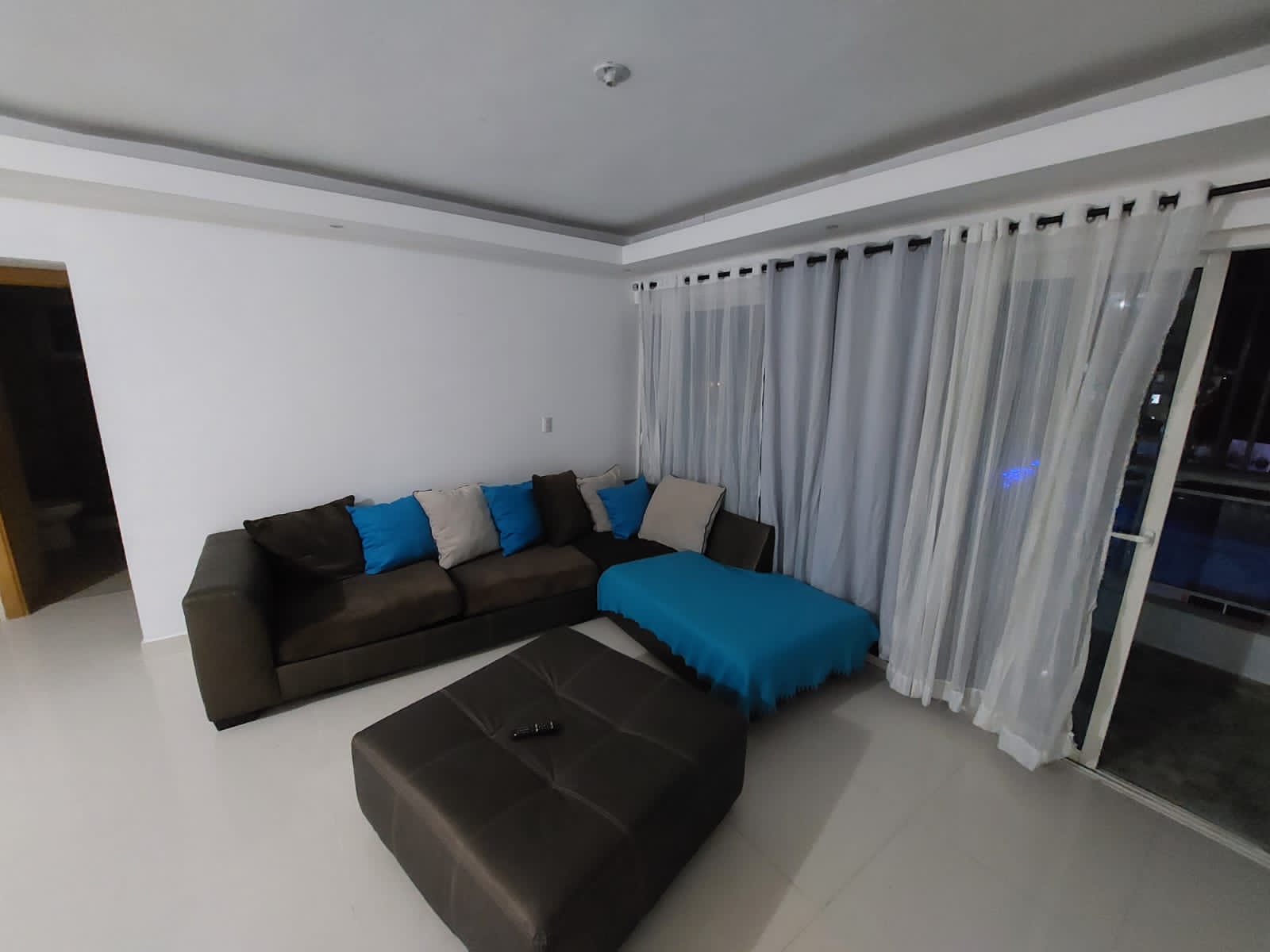 apartamentos - Rento Apartamento Sin Amueblar En Evaristo Morales 2