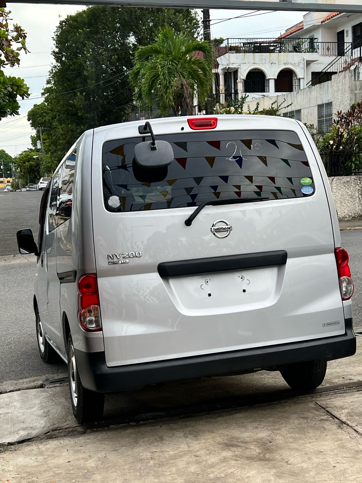 jeepetas y camionetas - Oferta aprovecha NV 200 negociable  4