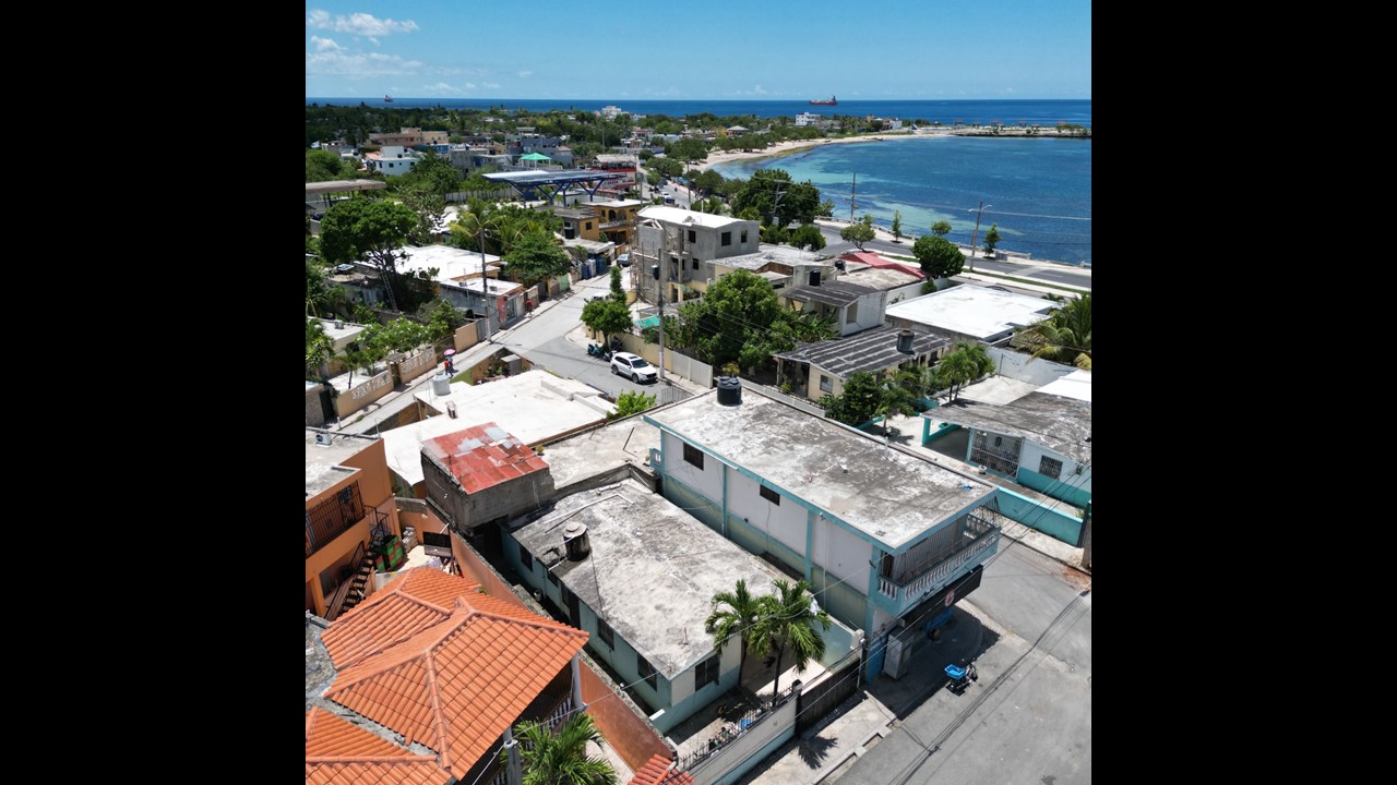 otros inmuebles - Se vende estrategica propiedad en Miramar. 2