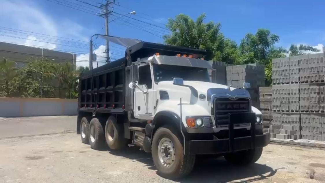 camiones y vehiculos pesados - camión MACK GRANITE  3
