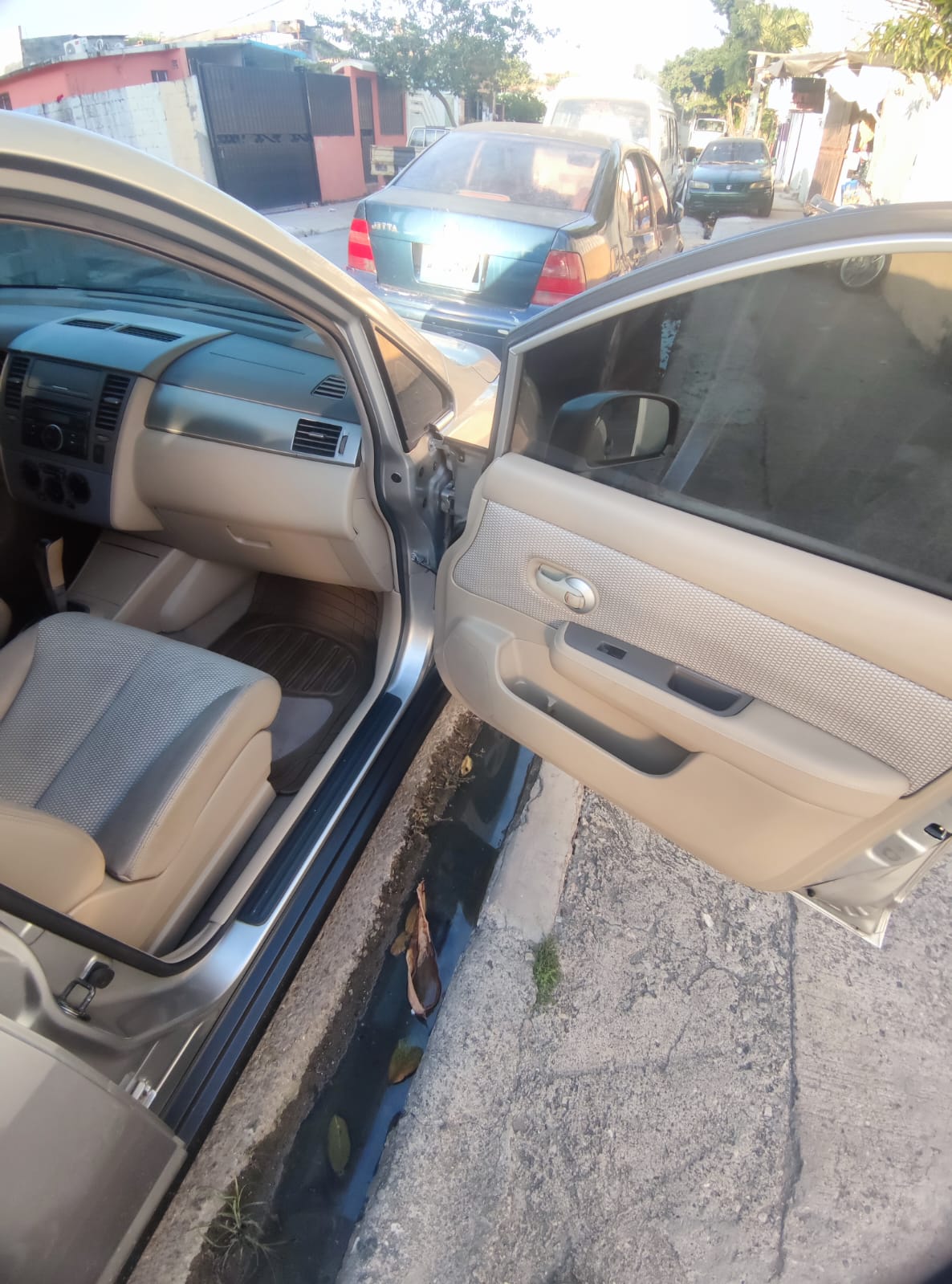 carros - Vendo carro en perfecto estado.Ven a verlo! 4