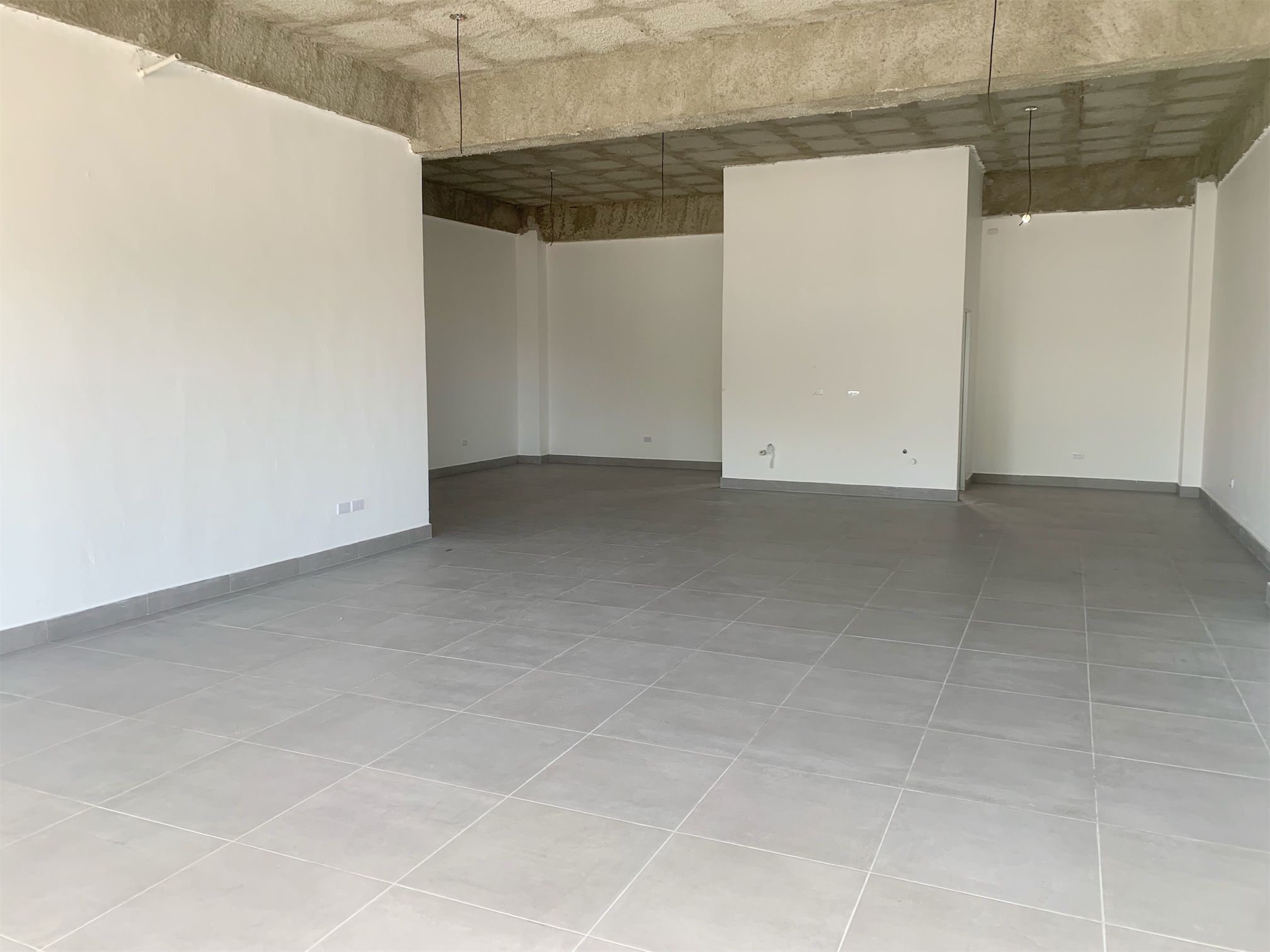 oficinas y locales comerciales - Local espacio abierto Prados 3