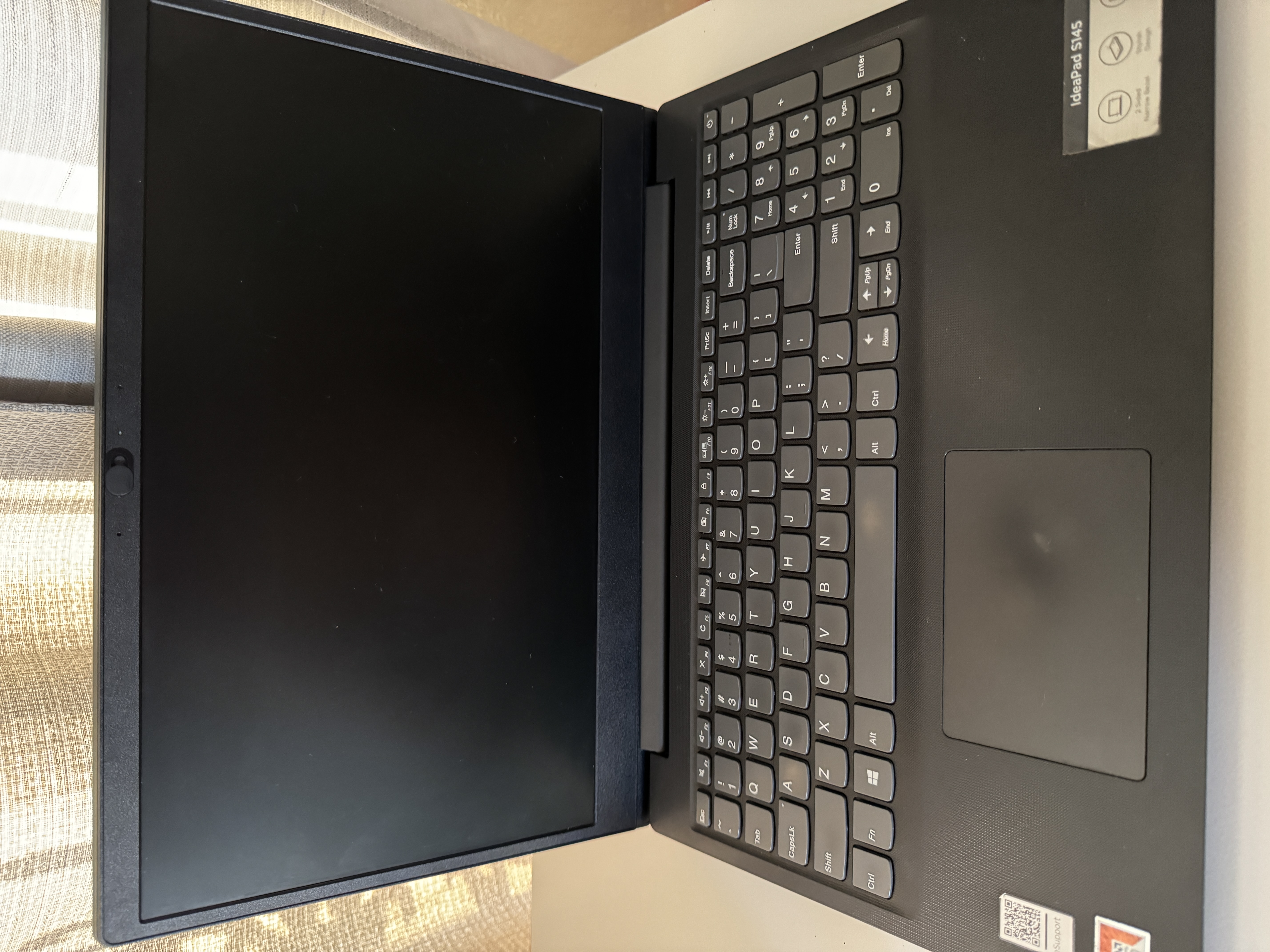 computadoras y laptops - Lenovo Ideapad S145, AMD A6-9225, 2.6GHz 3