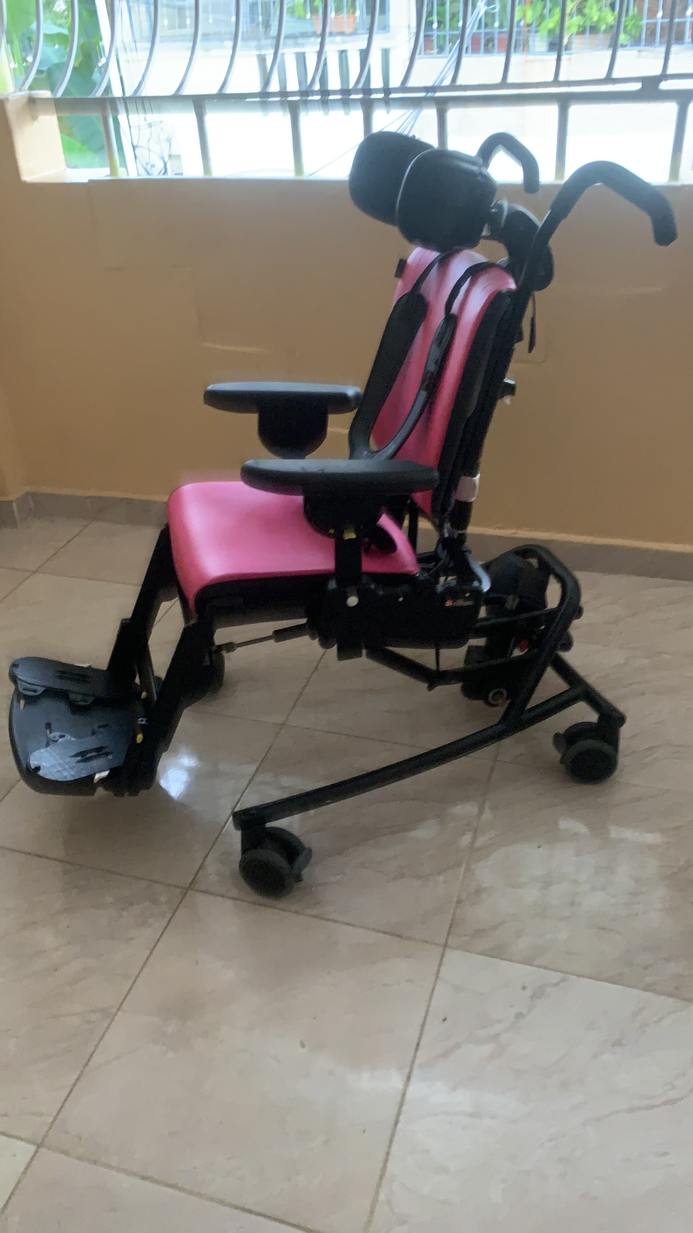 Salud y Equipamiento Médico - silla de posición pediatrico, para uso en casa  2