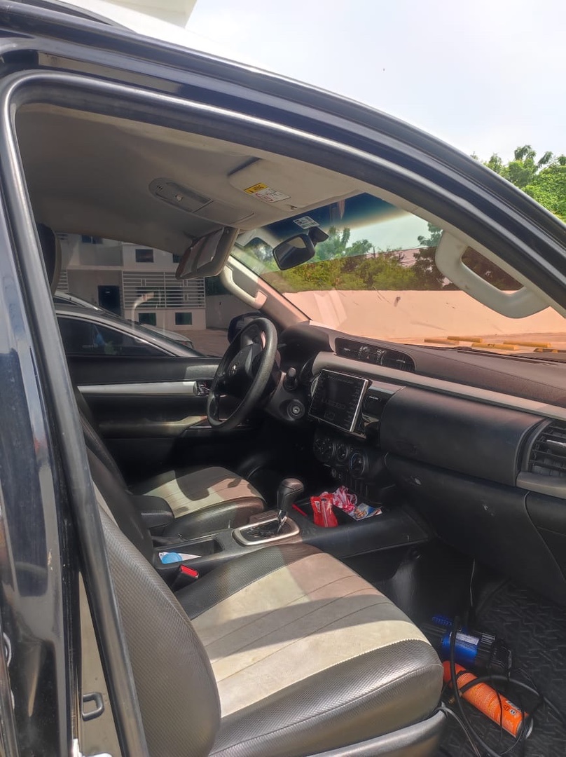 jeepetas y camionetas - Toyota Hilux 2017 3