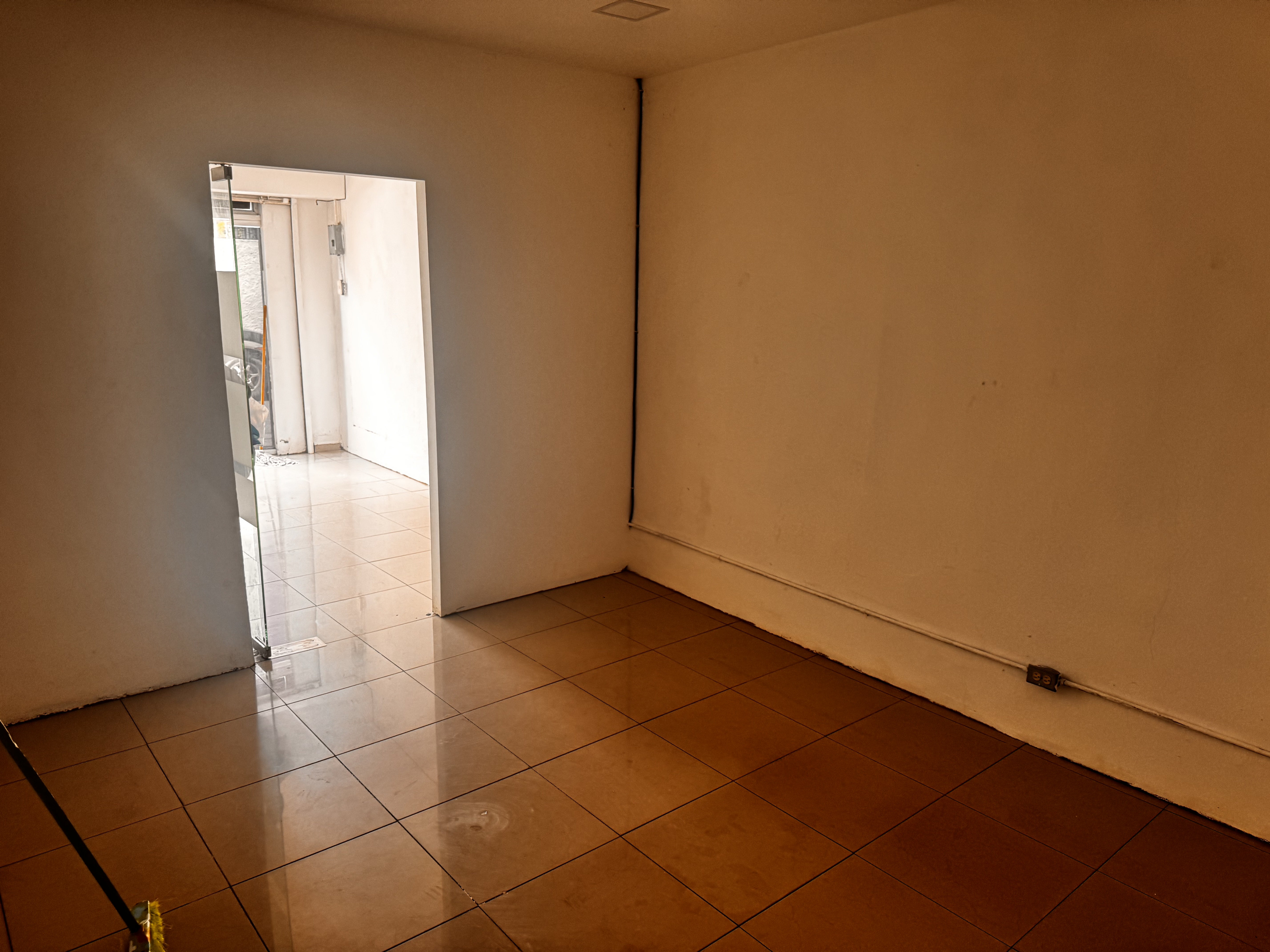 oficinas y locales comerciales - local céntrico en puerto plata  1