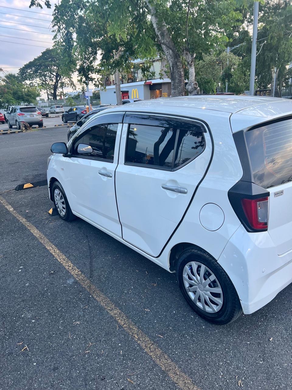 carros - Daihatsu Mira 2018