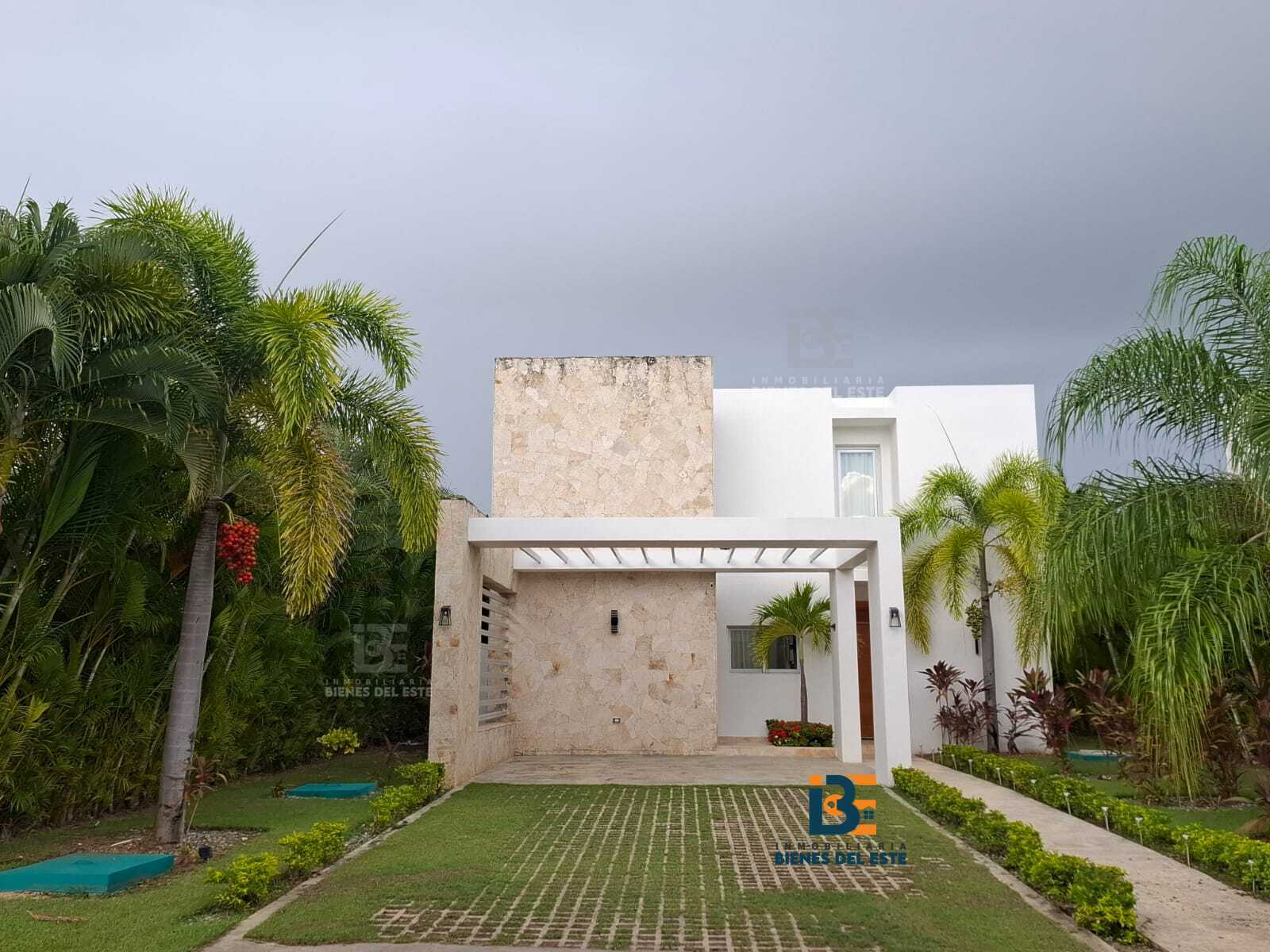 casas vacacionales y villas - VENDO Hermosa Villa en PLAYA NUEVA ROMANA 0