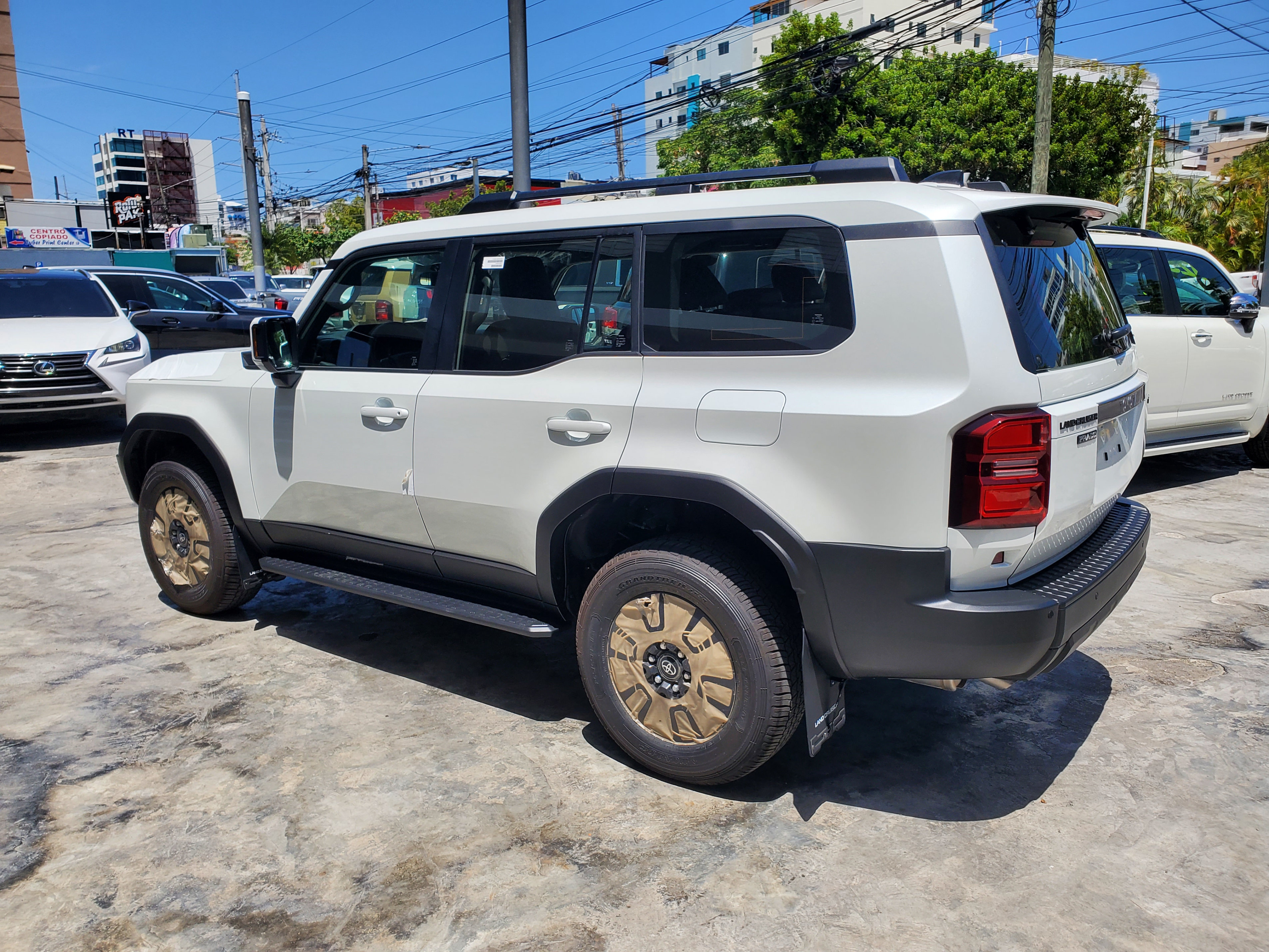 jeepetas y camionetas - Toyota Land Cruiser Prado All  Rounder 2025 3